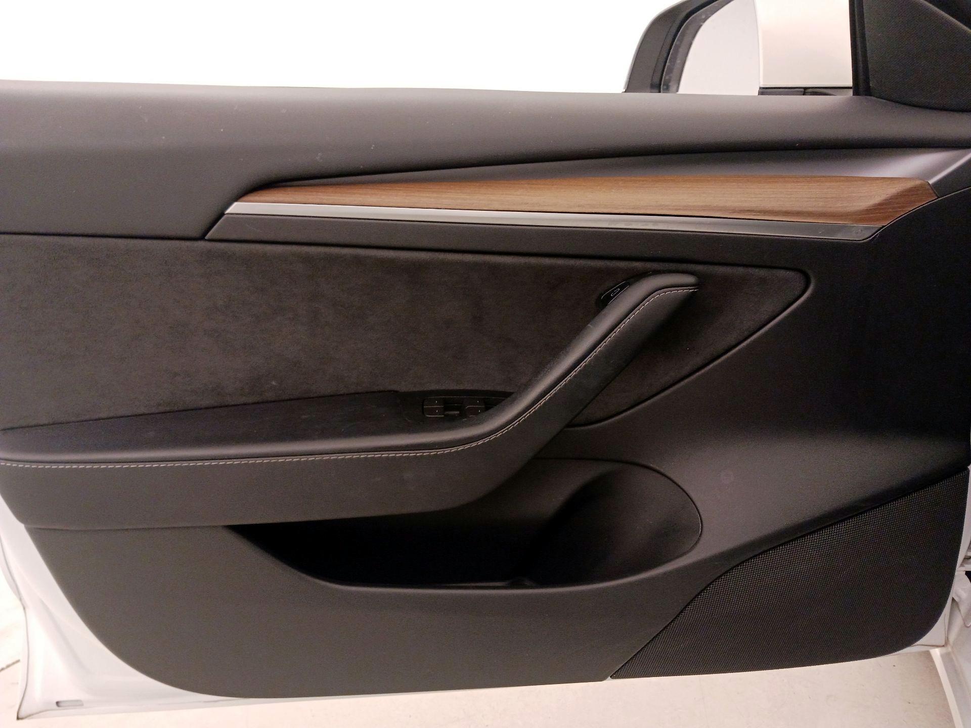 Thumbnail: 2023 Tesla Model 3 - 12