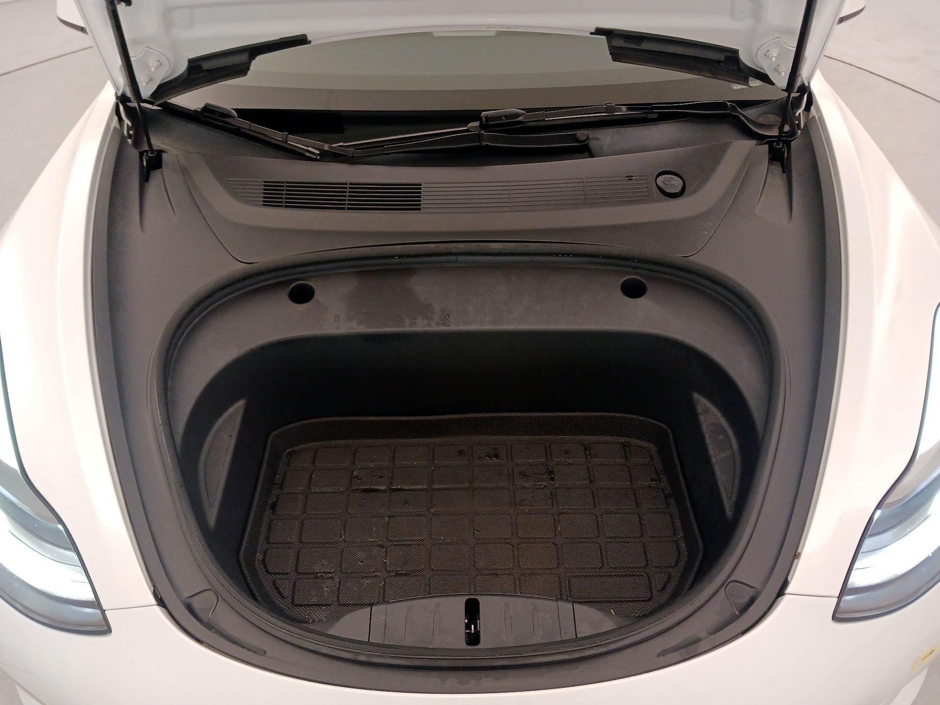 Thumbnail: 2023 Tesla Model 3 - 20