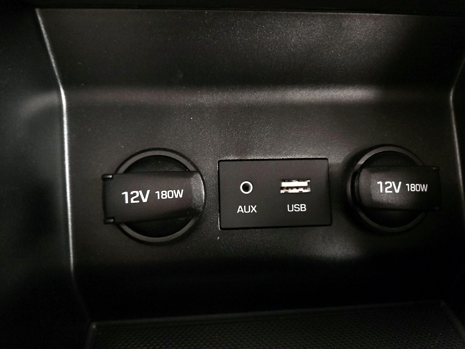 Thumbnail: 2020 Hyundai Elantra - 18