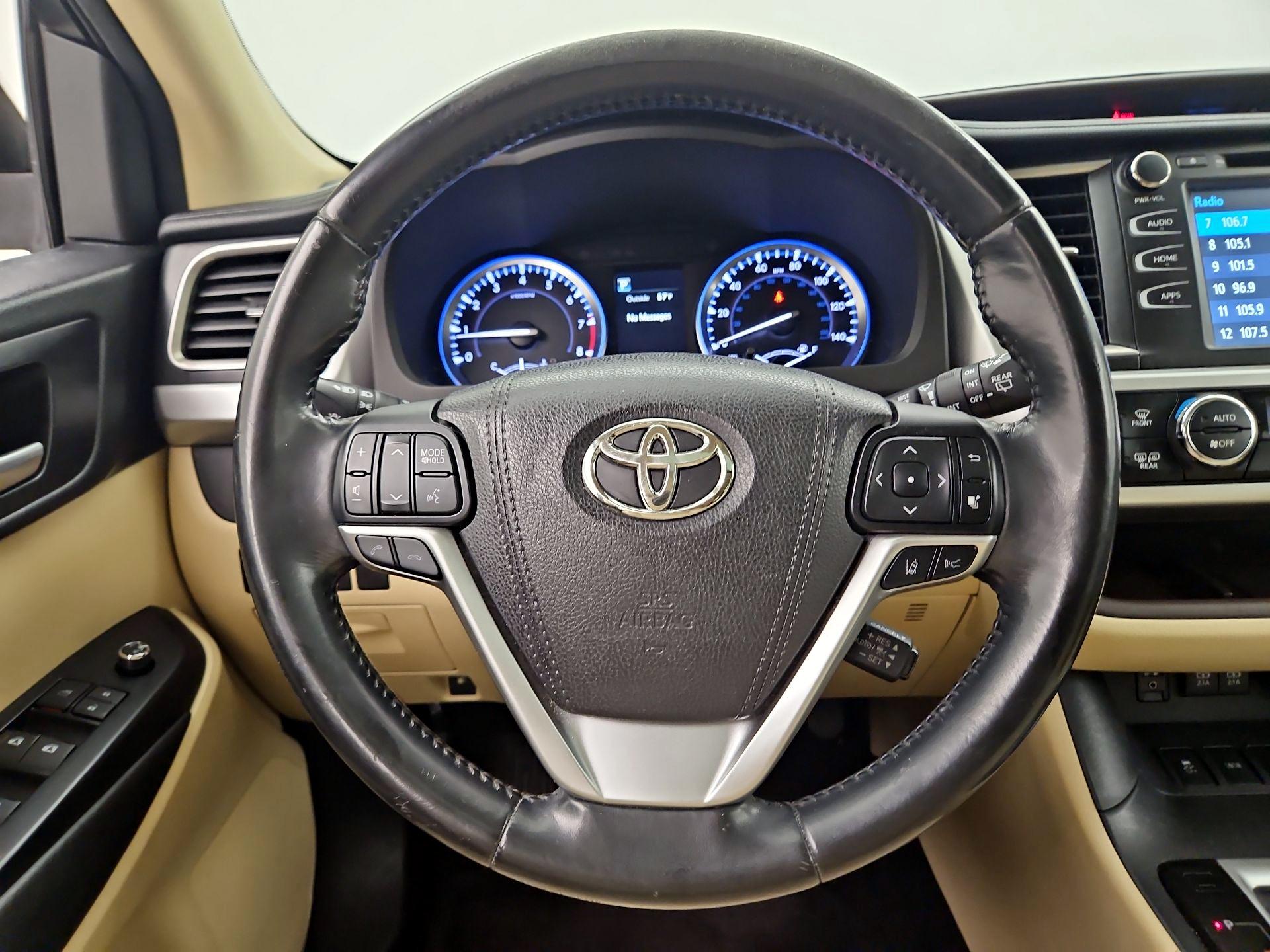 Thumbnail: 2017 Toyota Highlander - 10