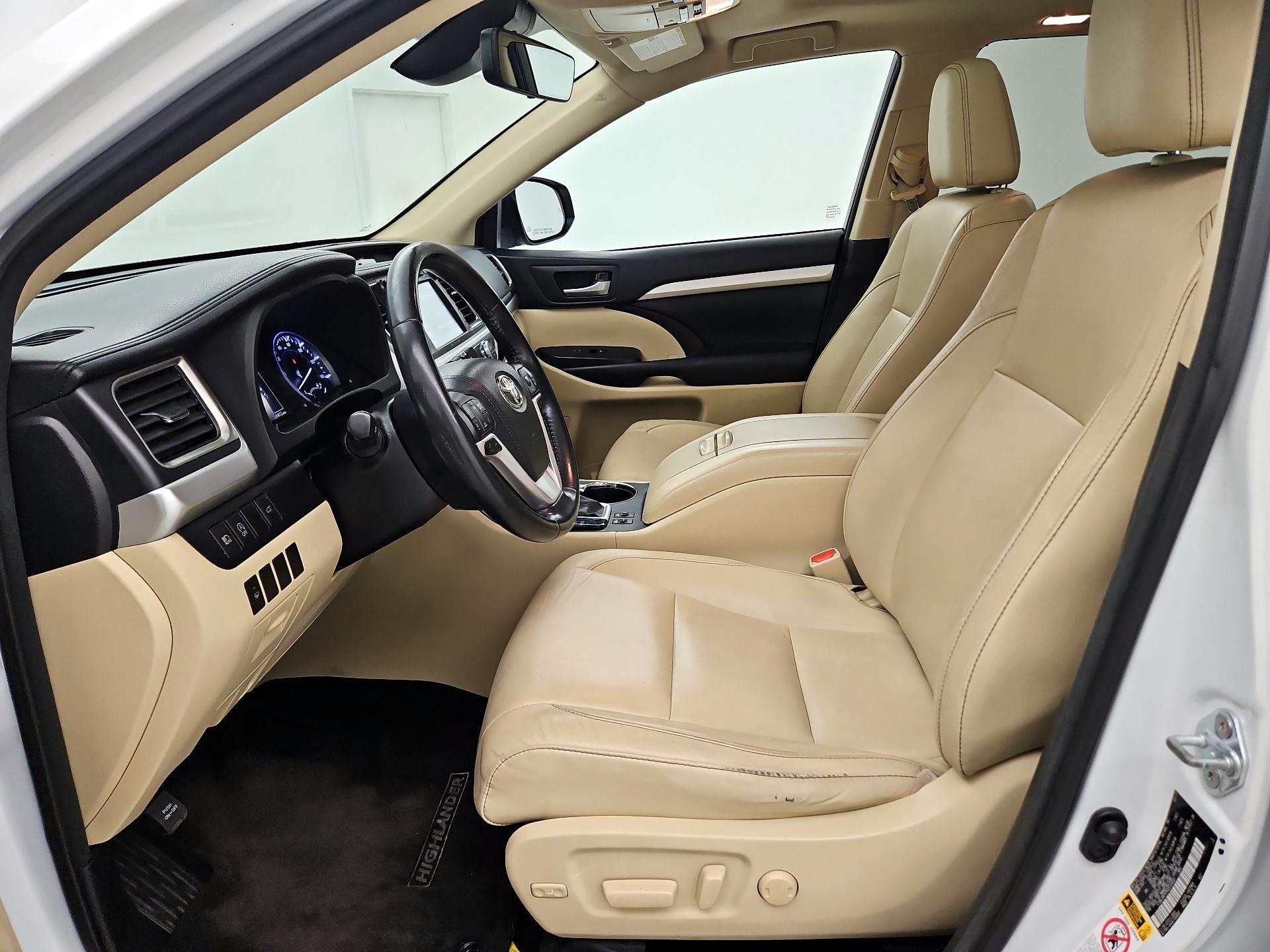 Thumbnail: 2017 Toyota Highlander - 11