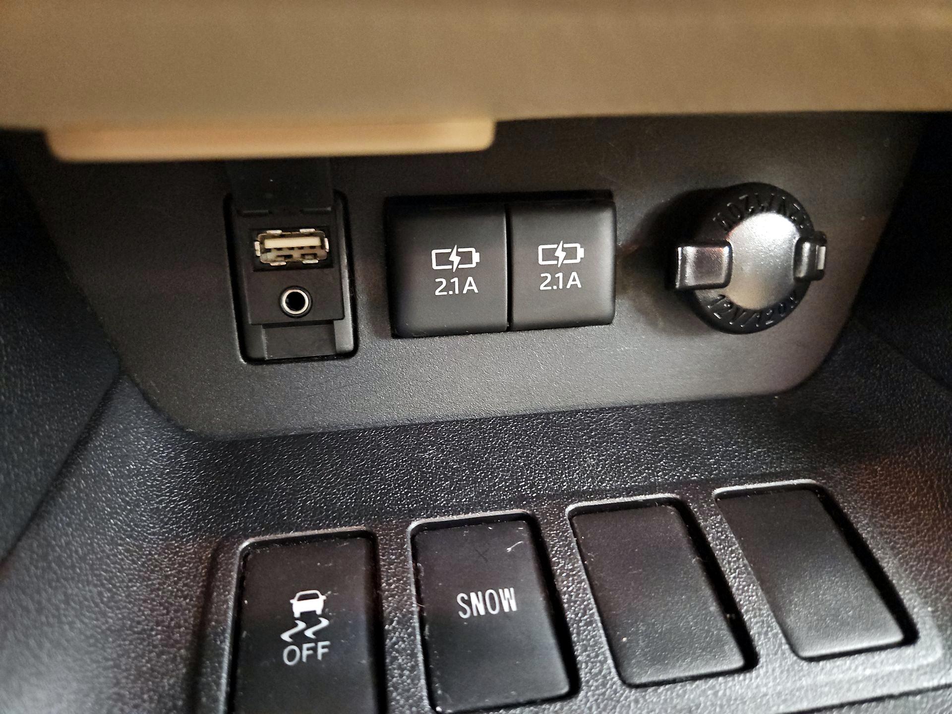 Thumbnail: 2017 Toyota Highlander - 18