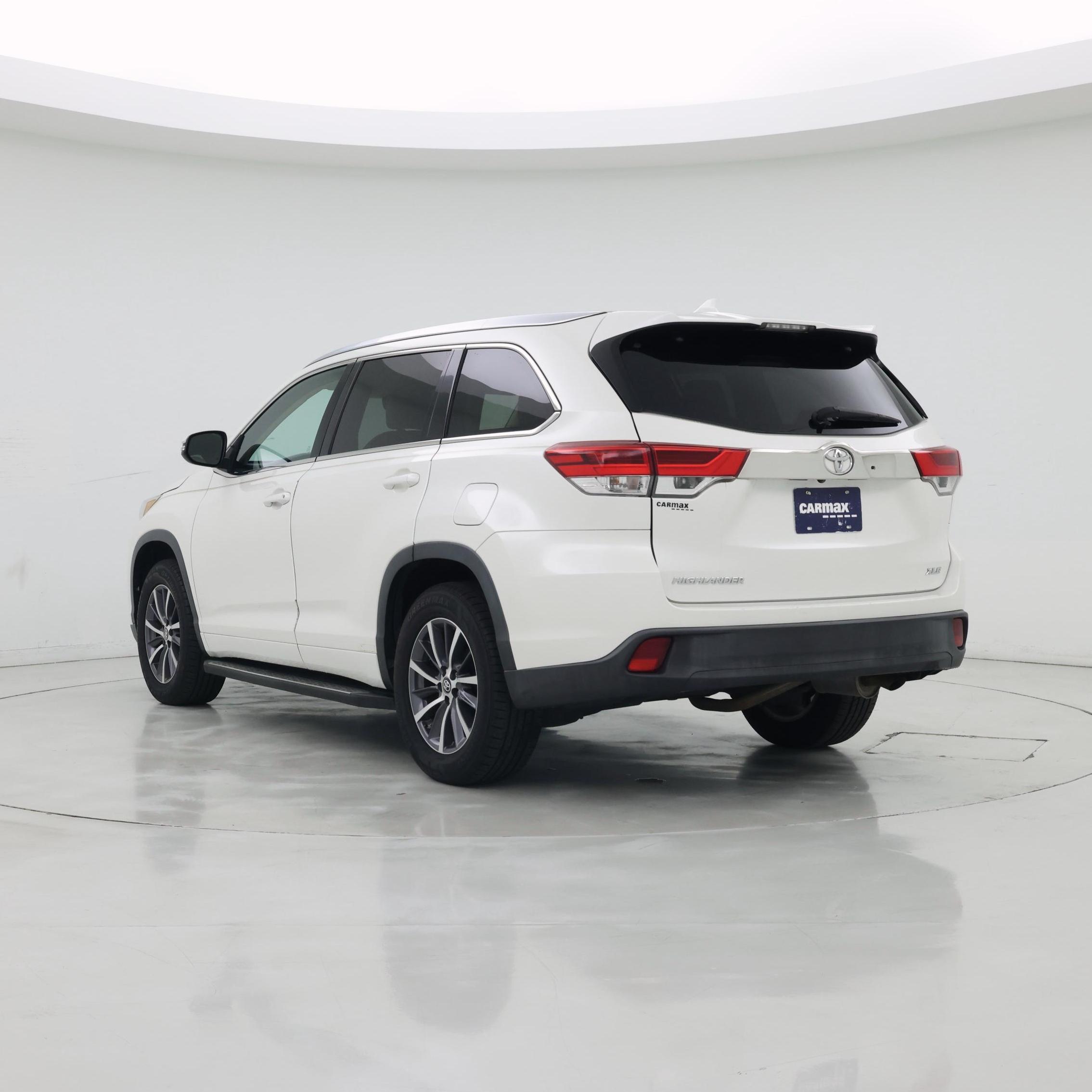 Thumbnail: 2017 Toyota Highlander - 2