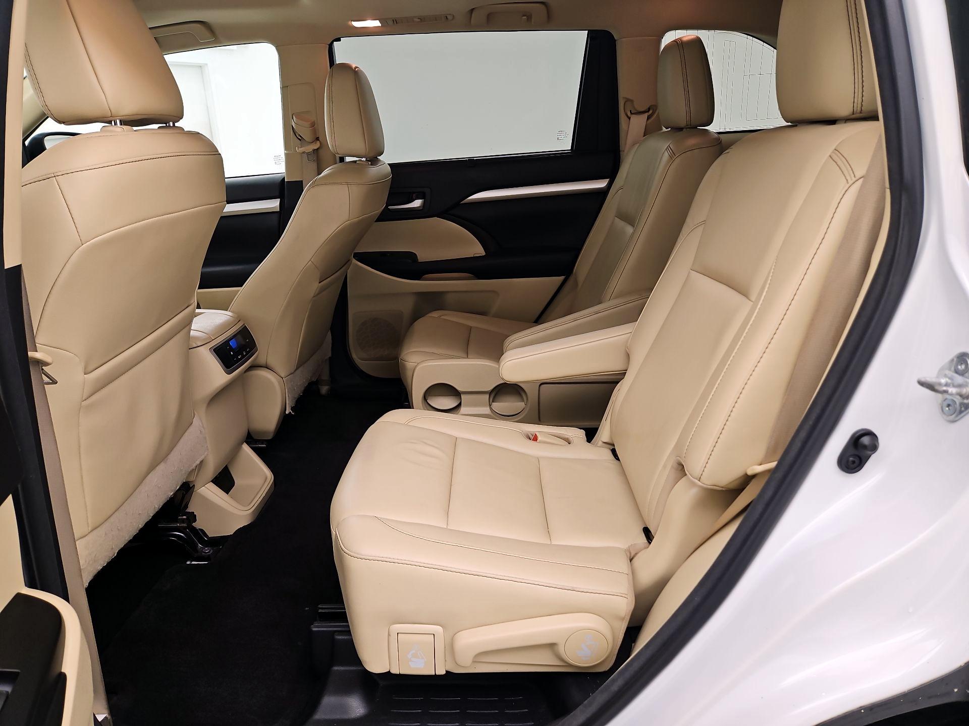 Thumbnail: 2017 Toyota Highlander - 20