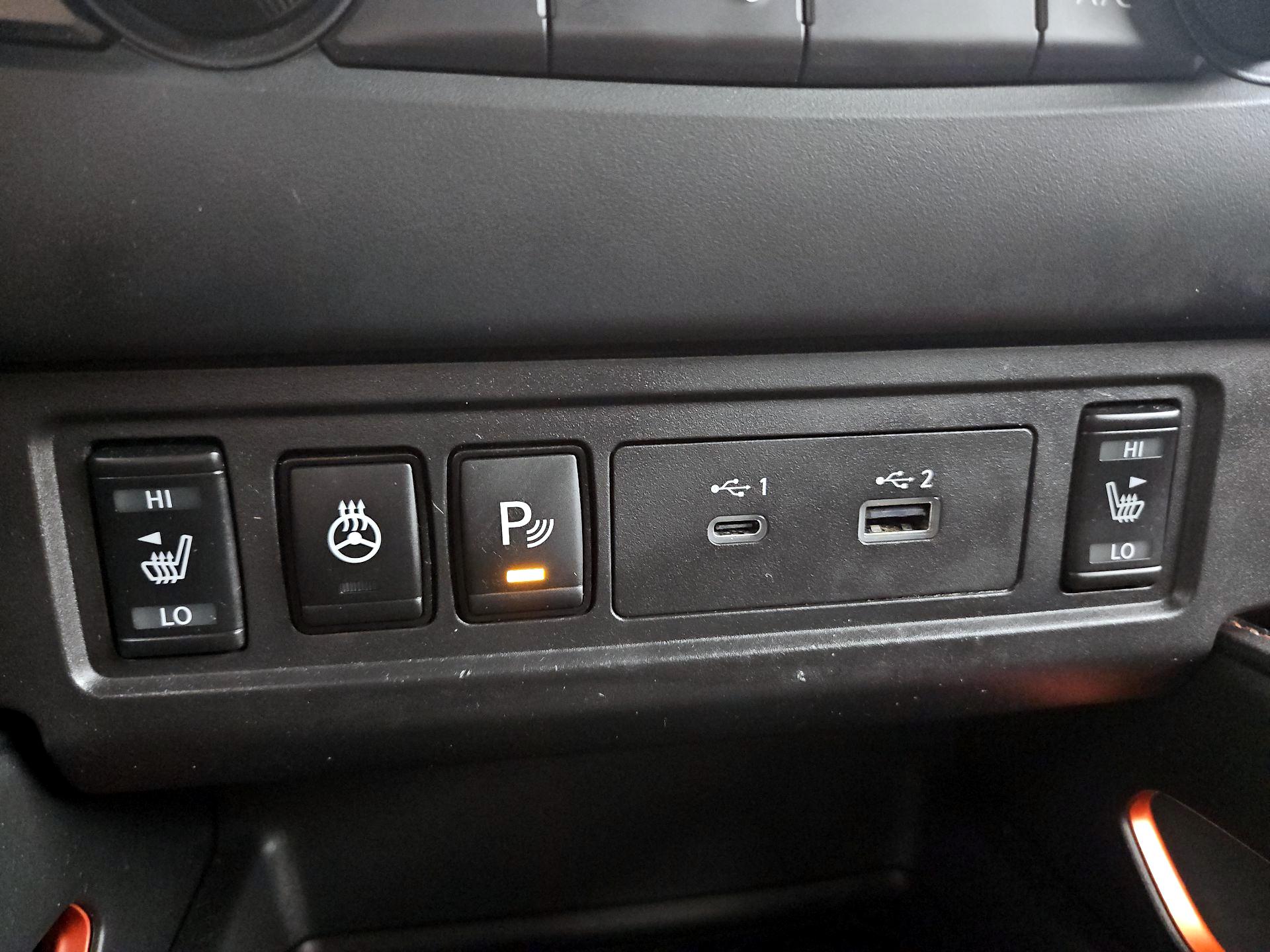 Thumbnail: 2022 Nissan Frontier - 18