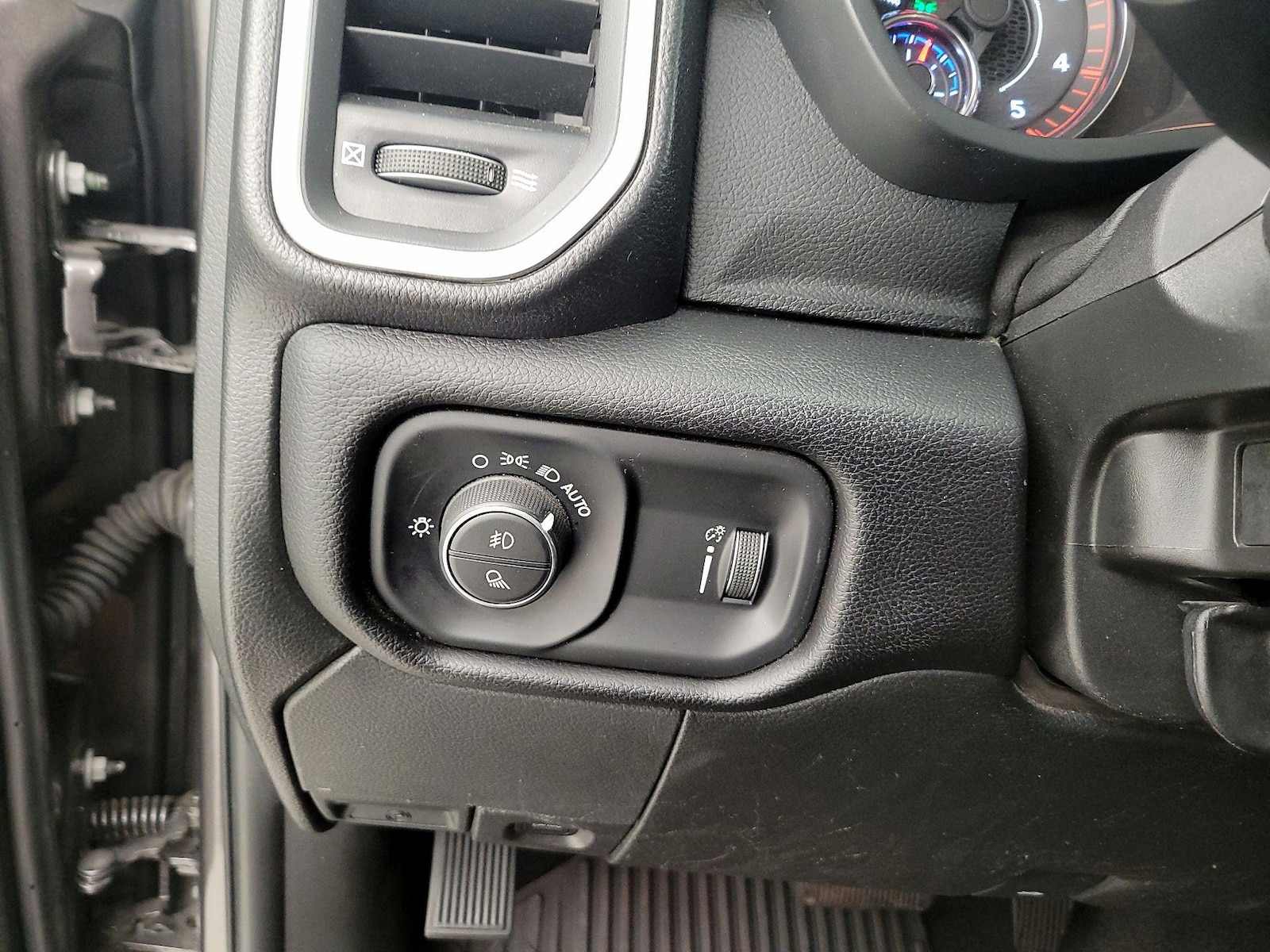 2024 RAM Ram 3500 Pickup Big Horn - Photo 14