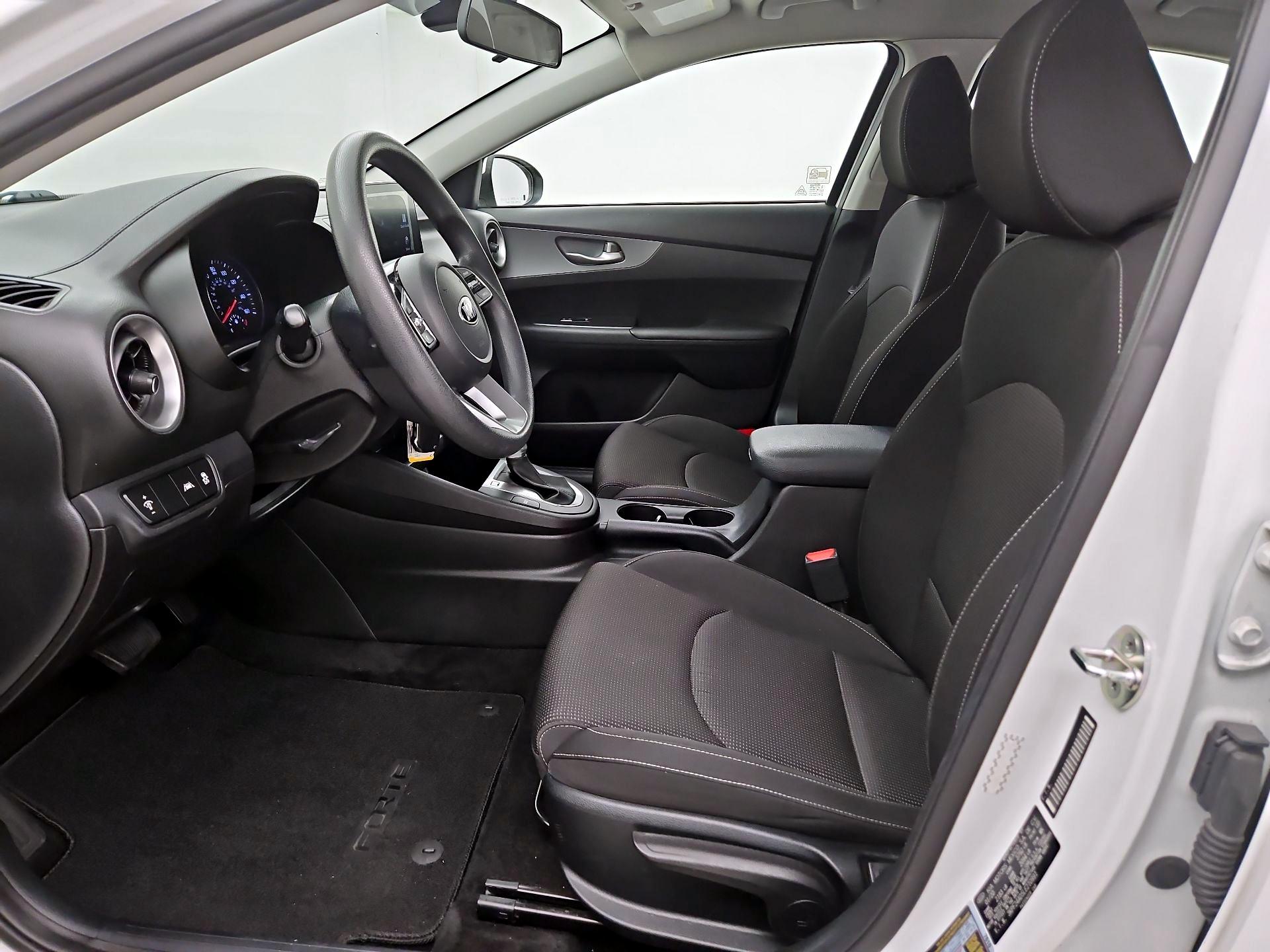 Thumbnail: 2020 Kia Forte - 11