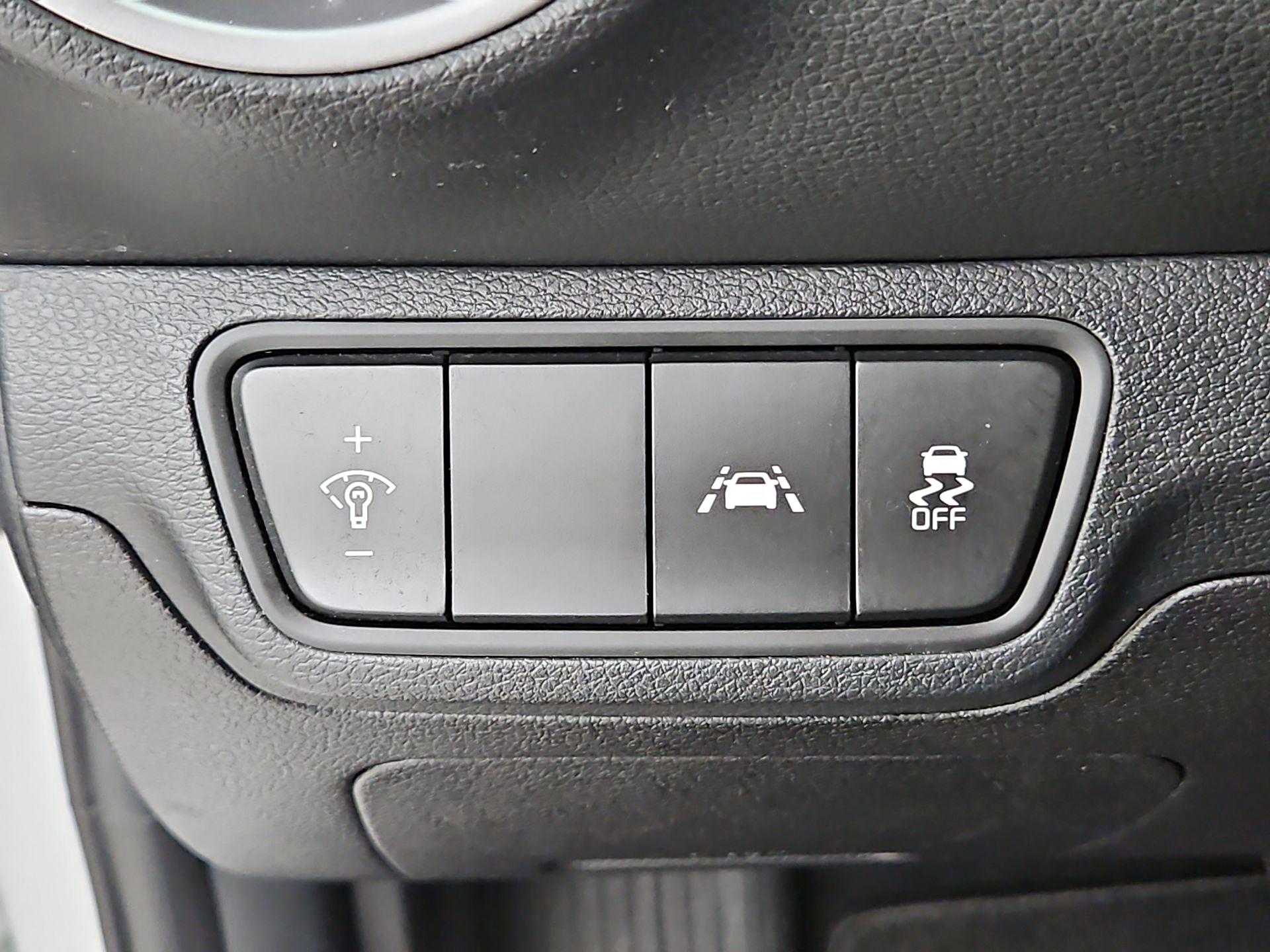 Thumbnail: 2020 Kia Forte - 13