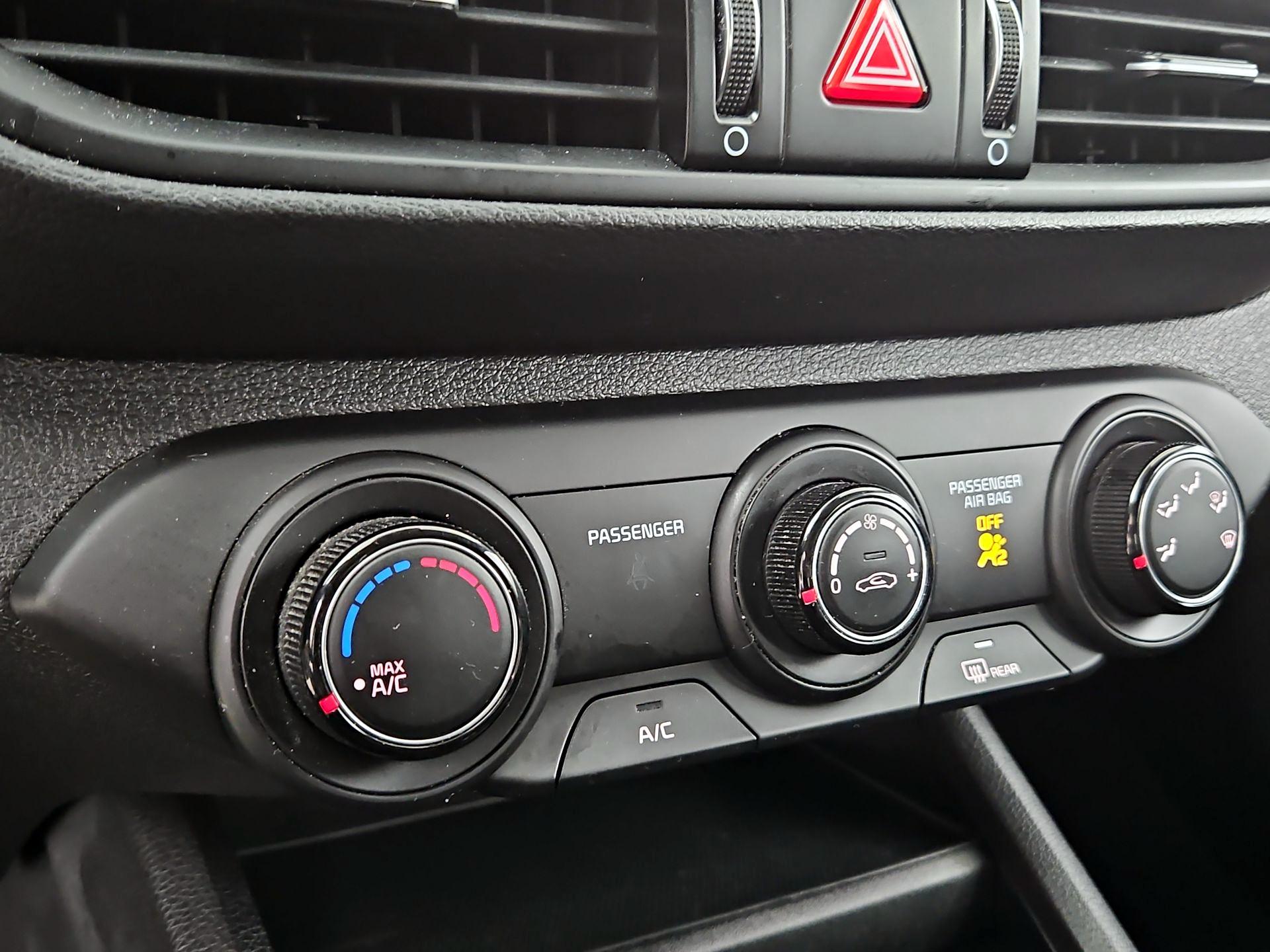 Thumbnail: 2020 Kia Forte - 16