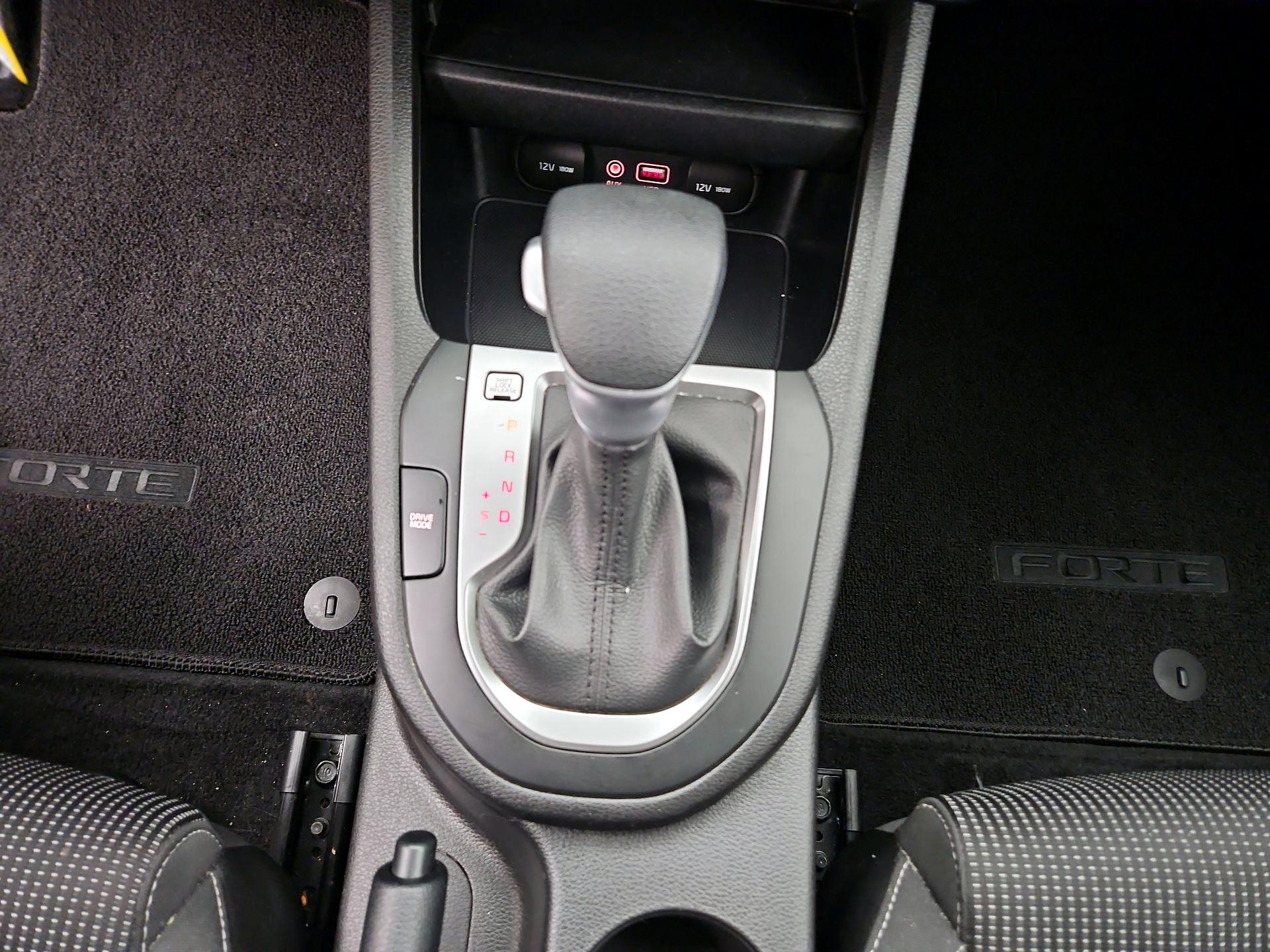 Thumbnail: 2020 Kia Forte - 17