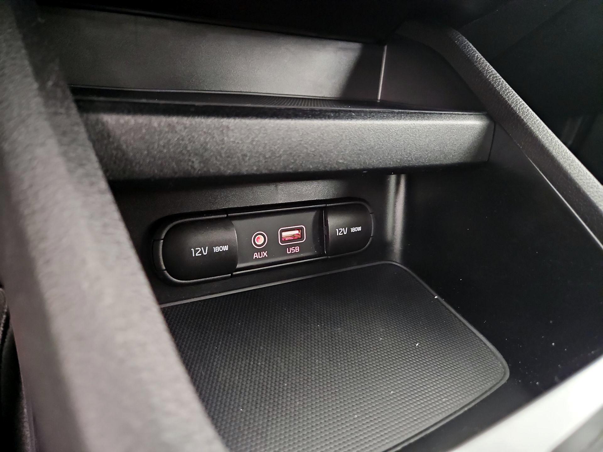 Thumbnail: 2020 Kia Forte - 18