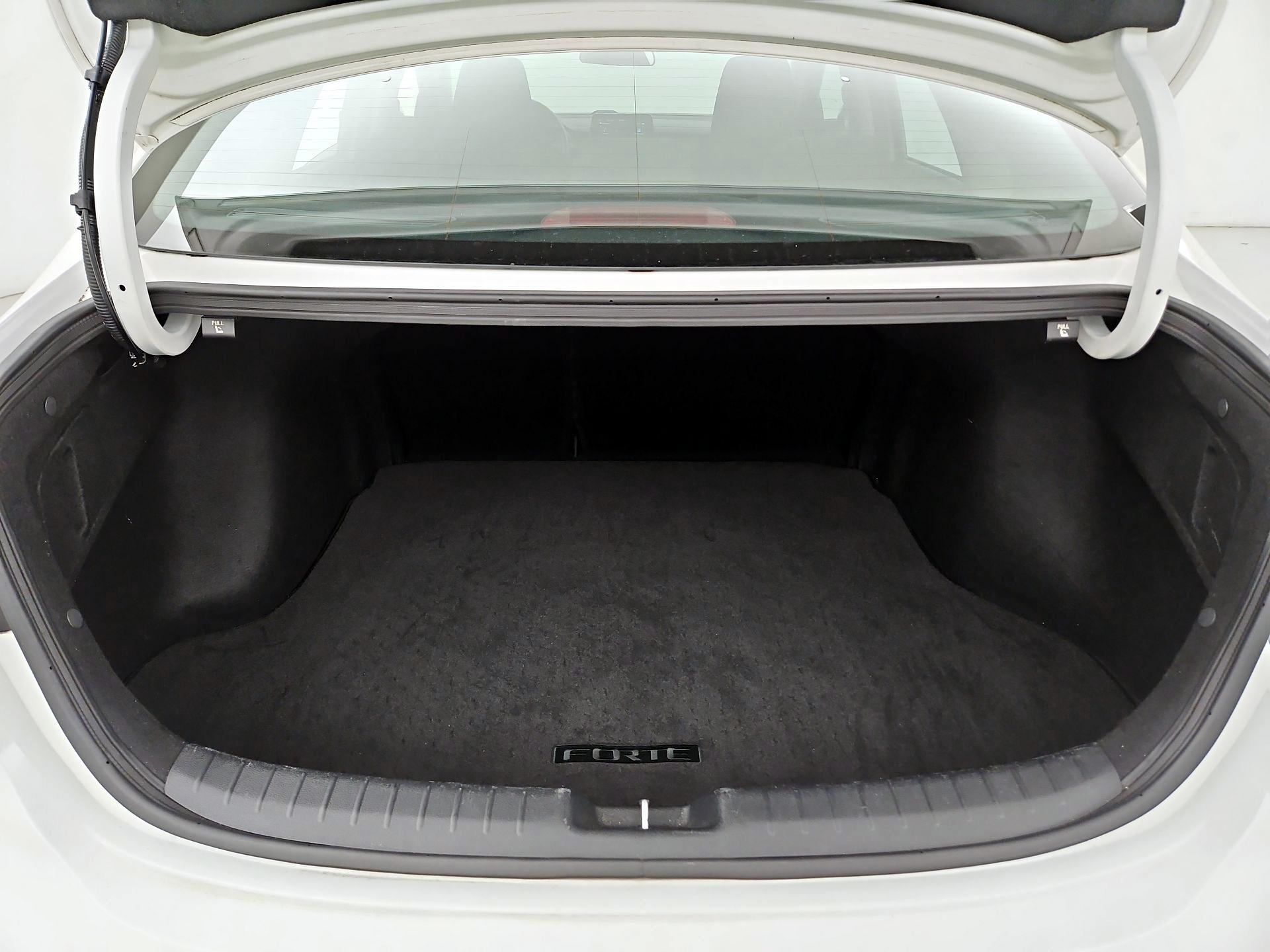 Thumbnail: 2020 Kia Forte - 20