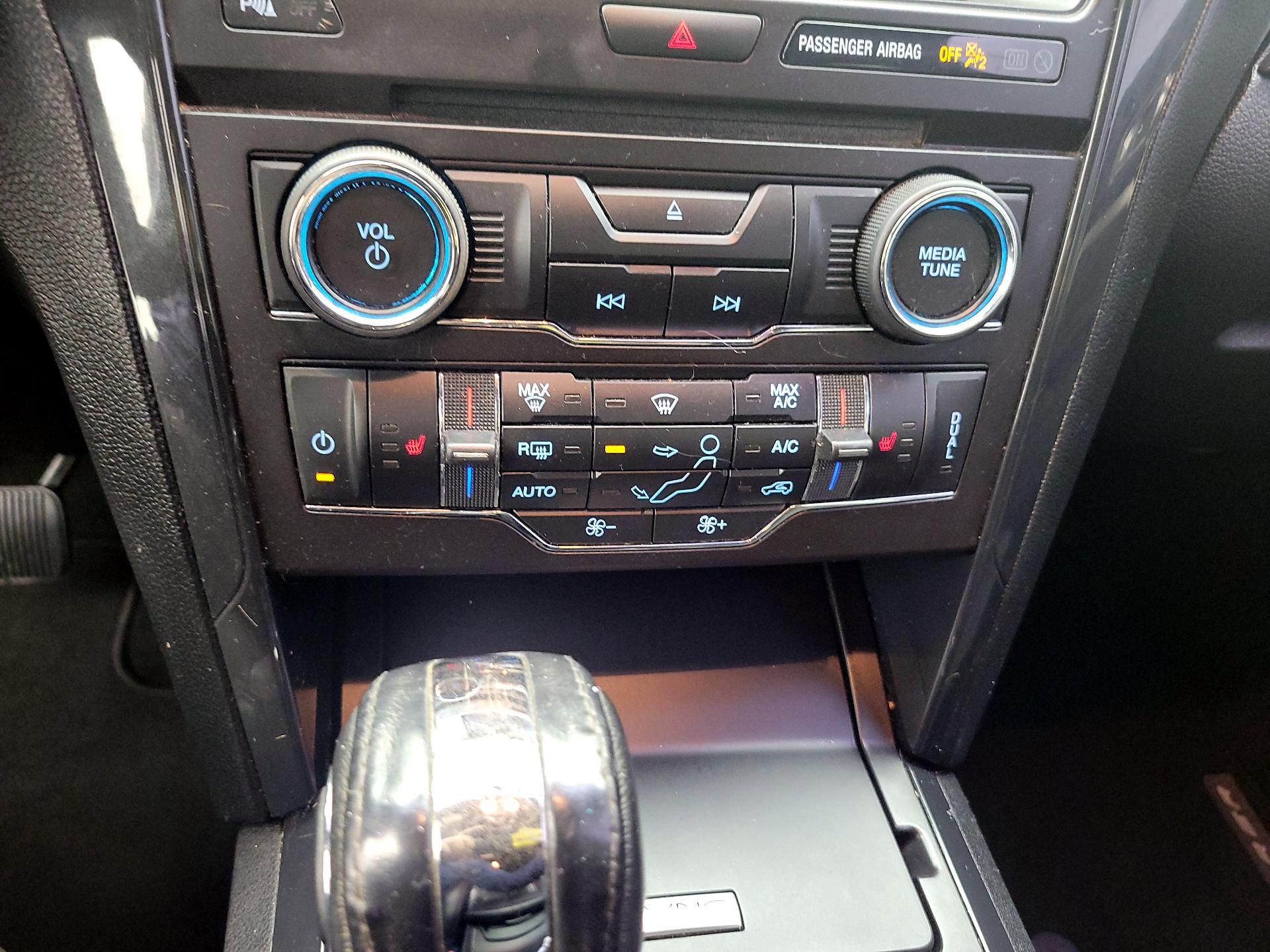 Thumbnail: 2018 Ford Explorer - 17