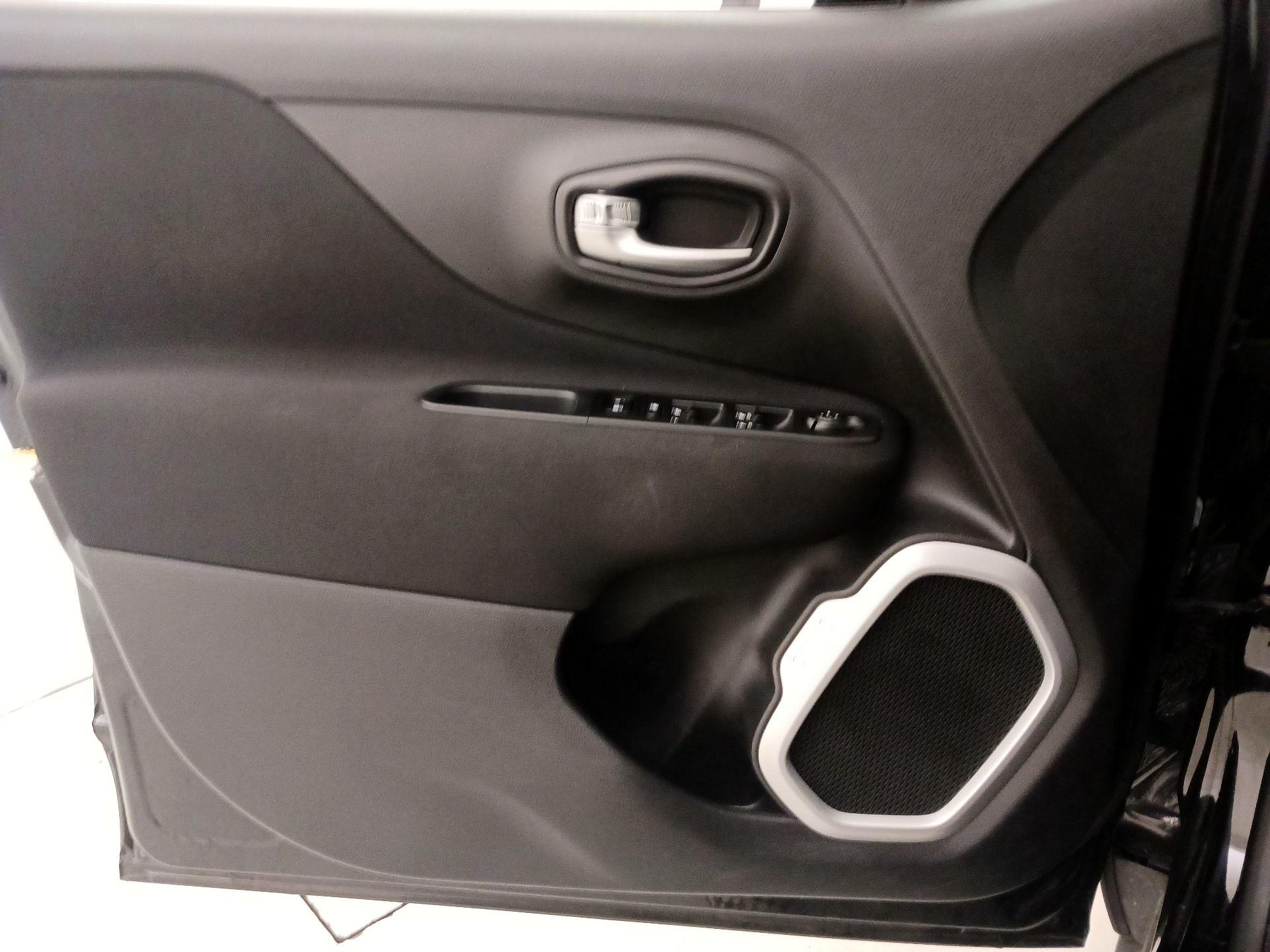 Thumbnail: 2021 Jeep Renegade - 12