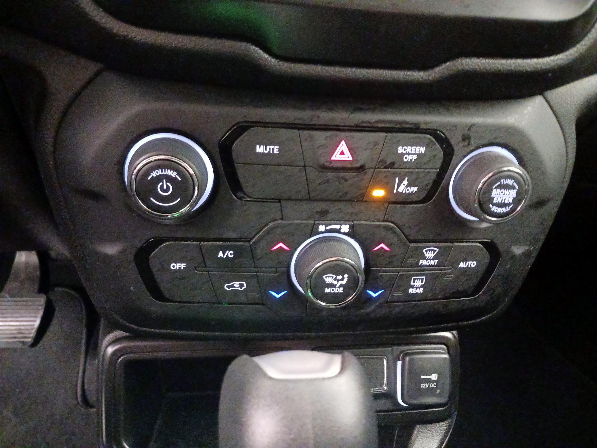 Thumbnail: 2021 Jeep Renegade - 16