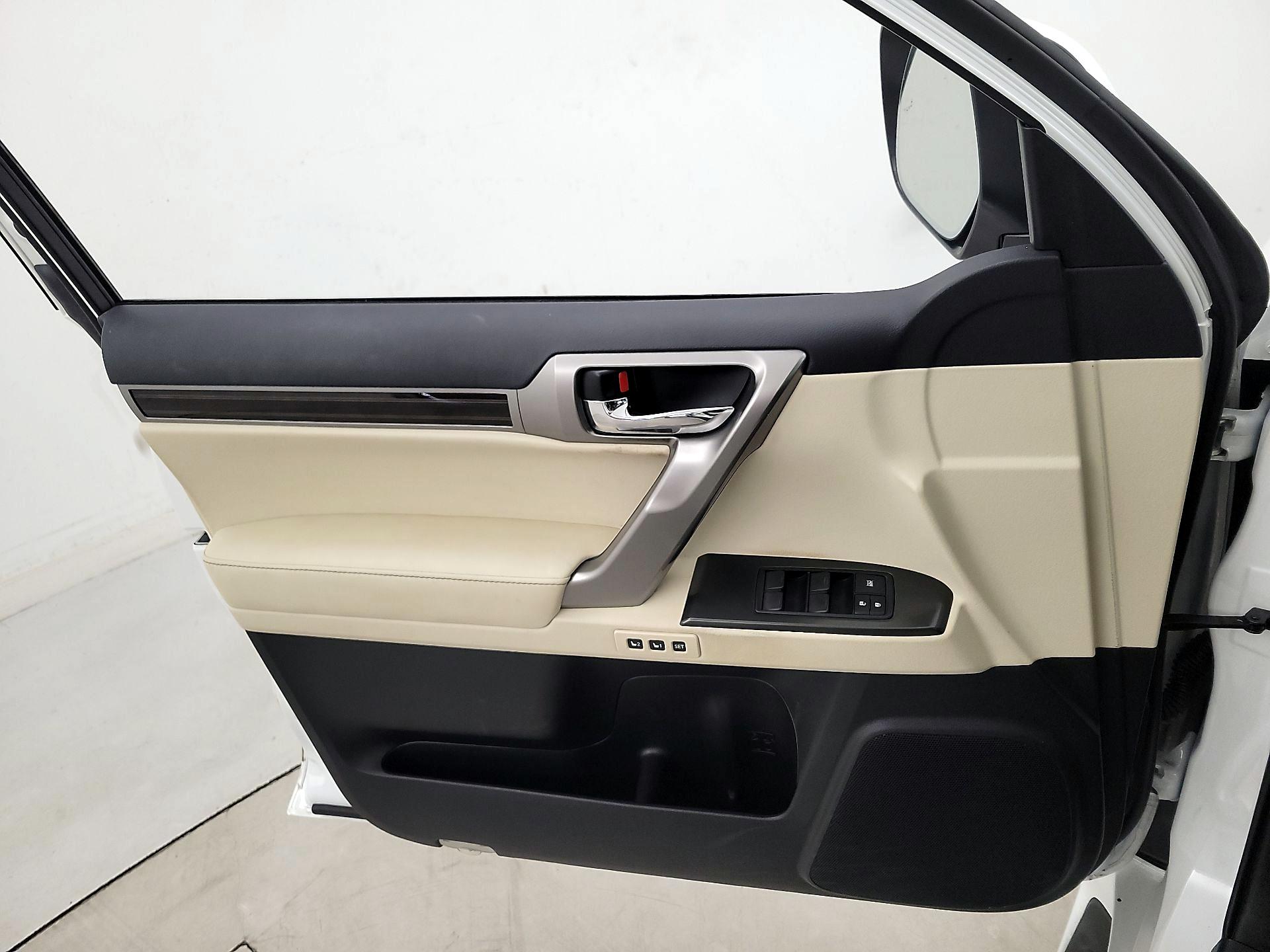 Thumbnail: 2023 Lexus GX - 12