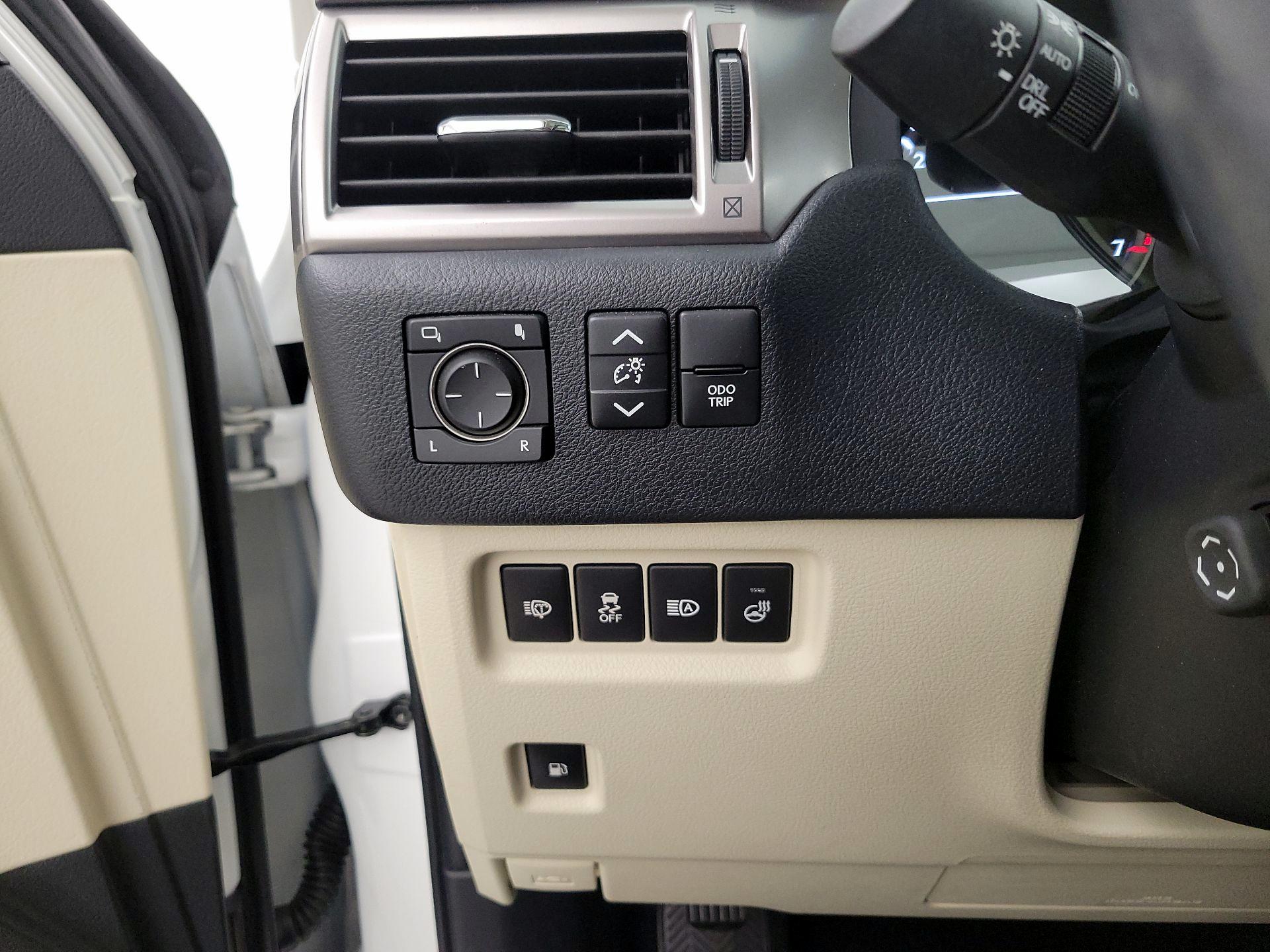 Thumbnail: 2023 Lexus GX - 13