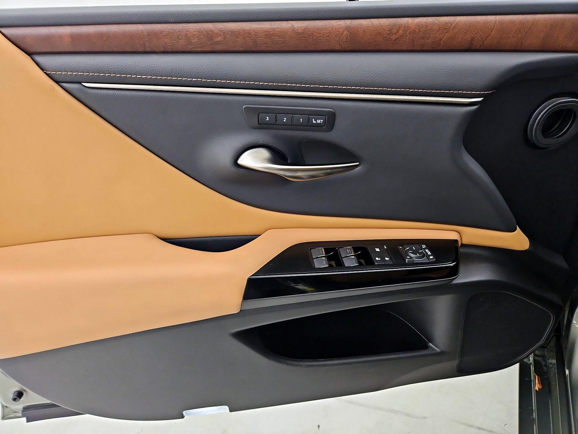 Thumbnail: 2023 Lexus ES - 12