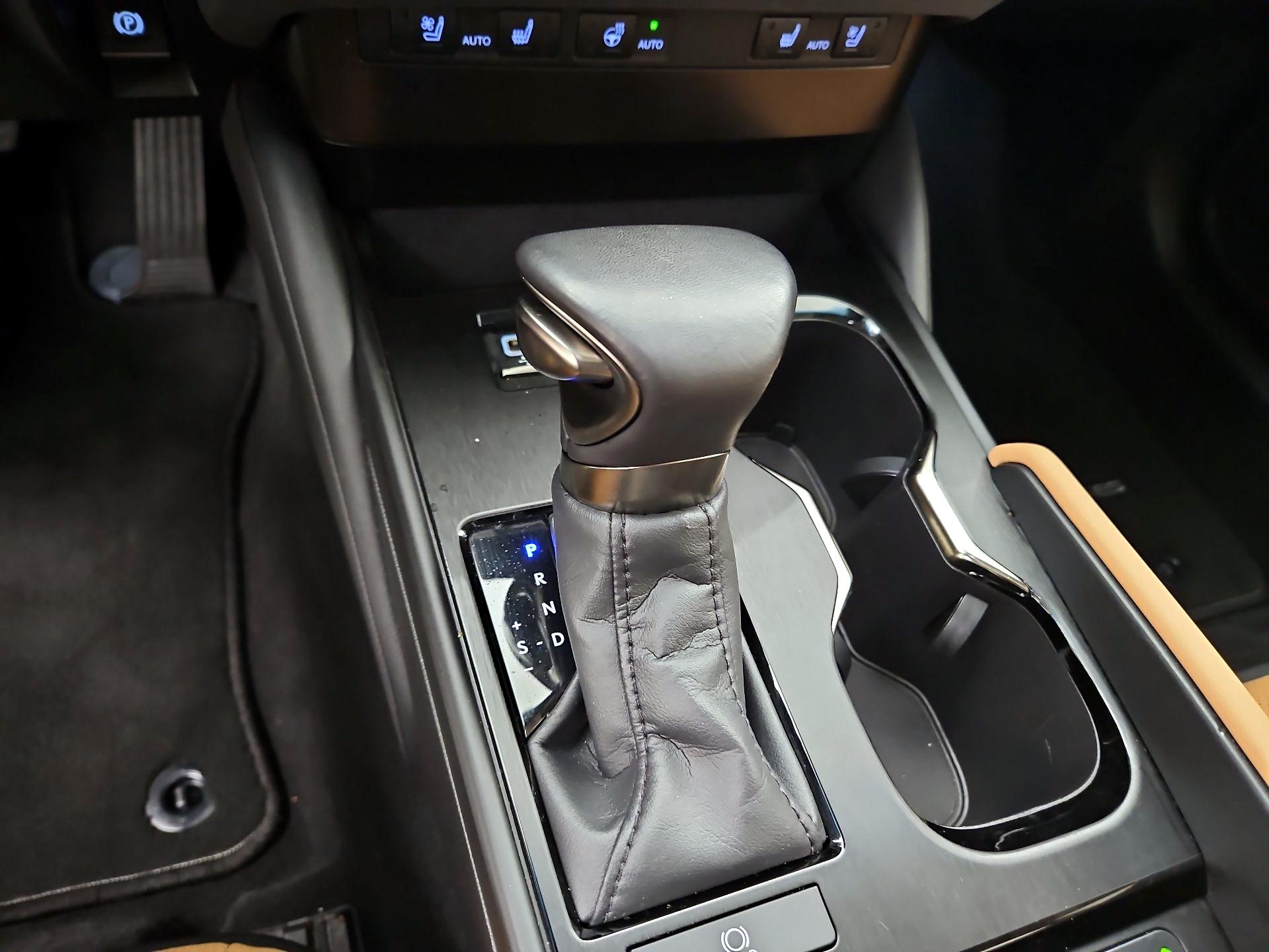 Thumbnail: 2023 Lexus ES - 17