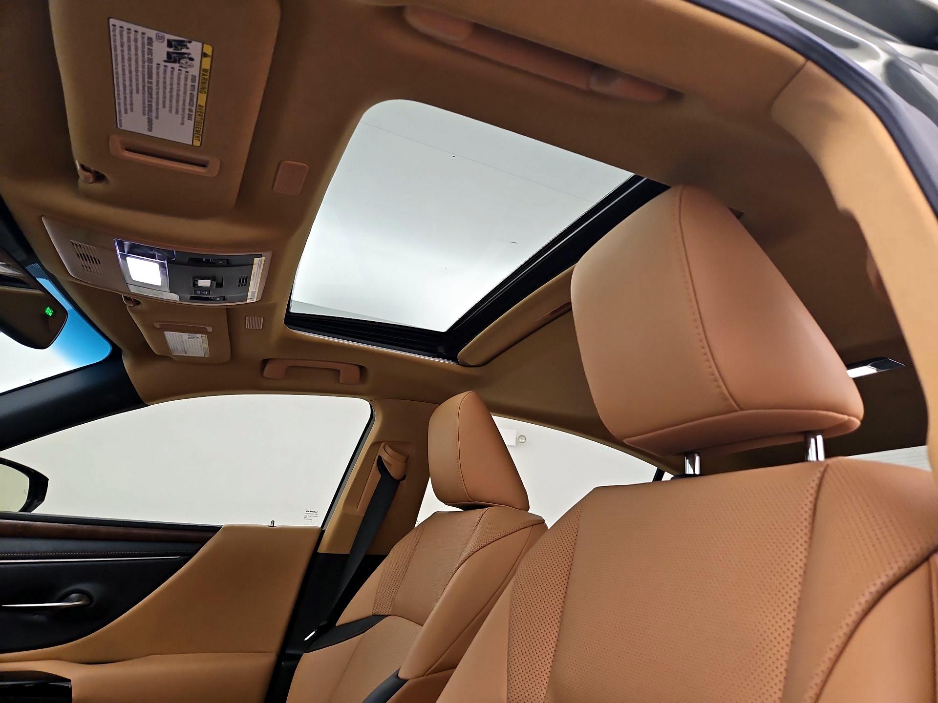 Thumbnail: 2023 Lexus ES - 19