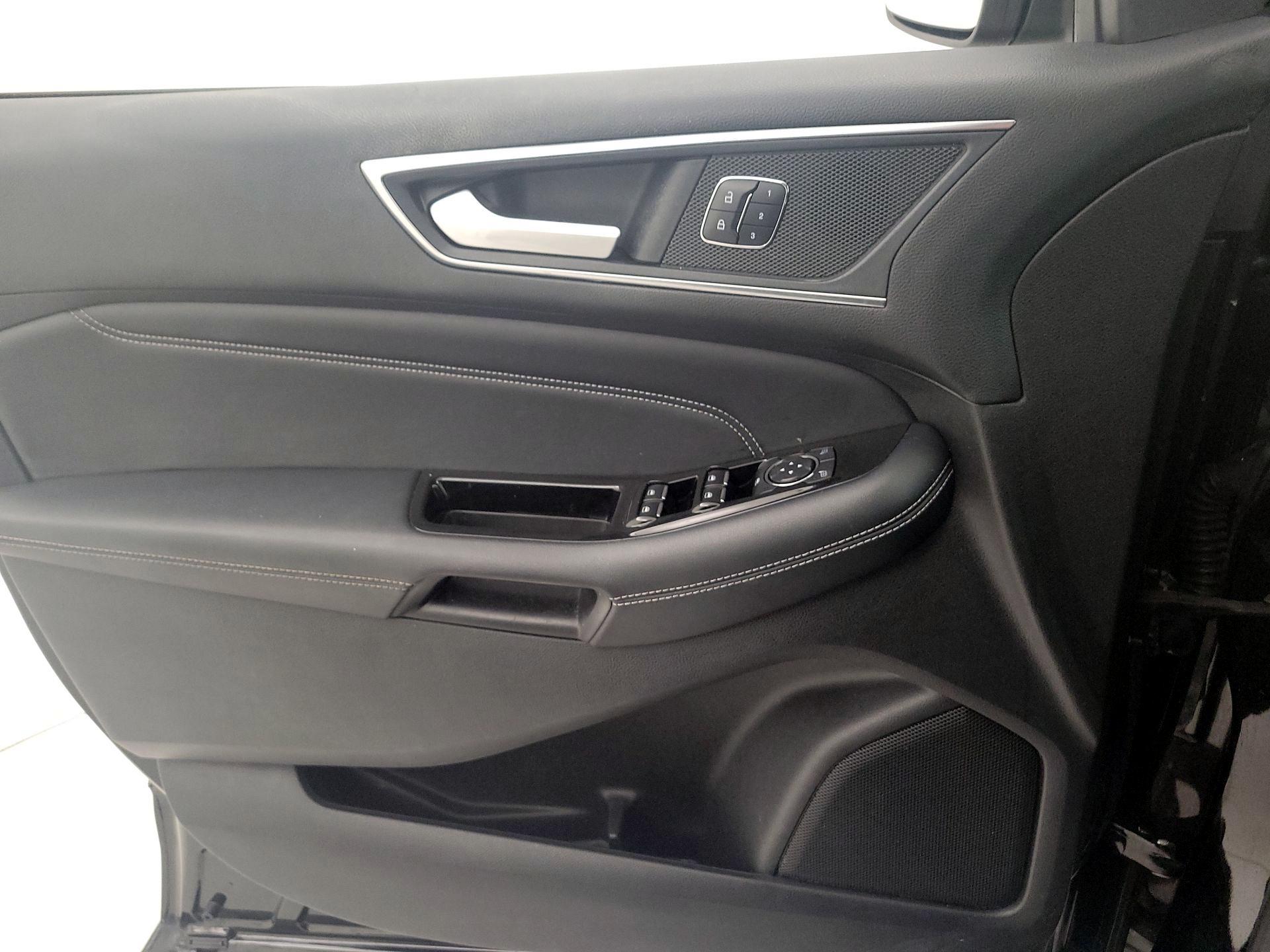 Thumbnail: 2018 Ford Edge - 12