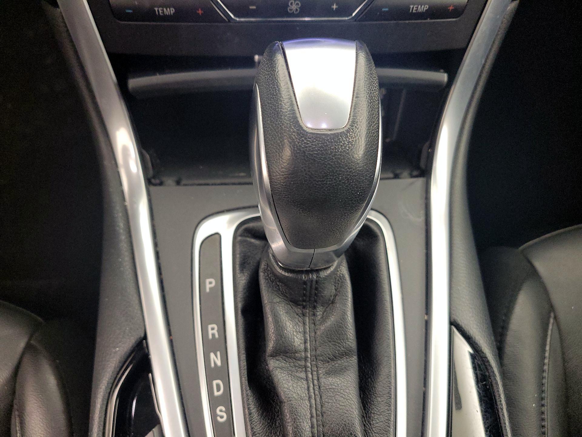 Thumbnail: 2018 Ford Edge - 17