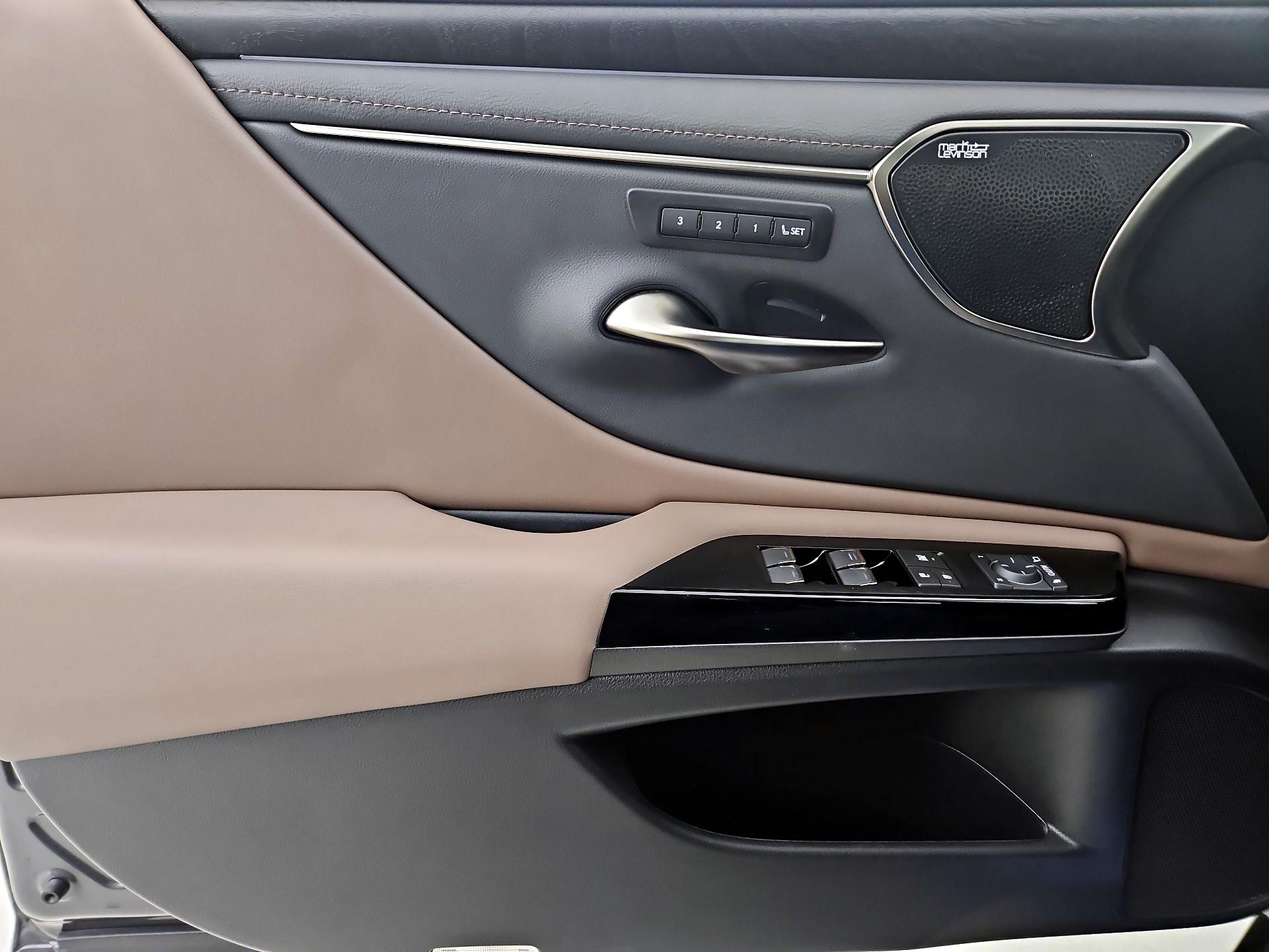 Thumbnail: 2024 Lexus ES - 12