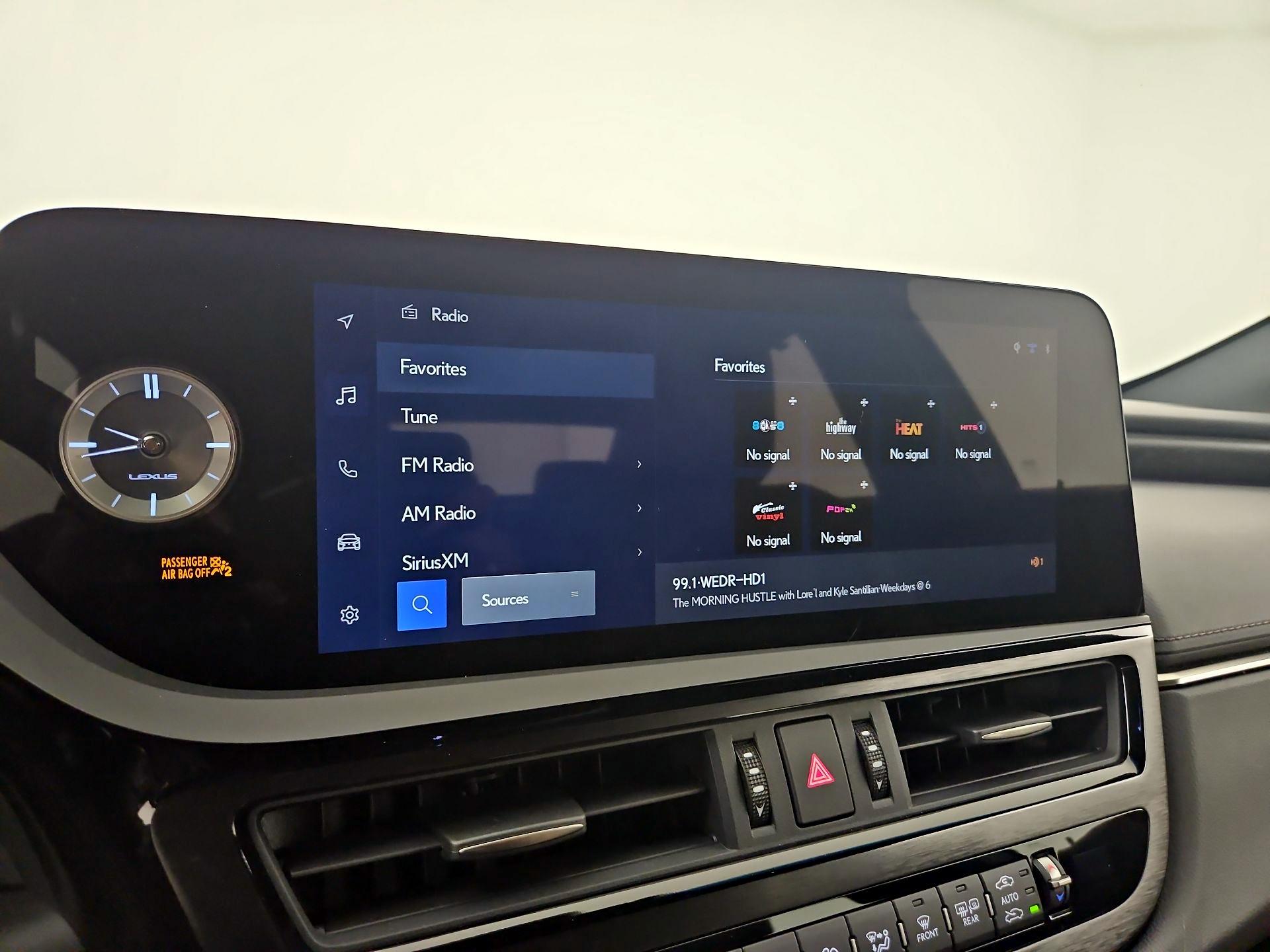 Thumbnail: 2024 Lexus ES - 16