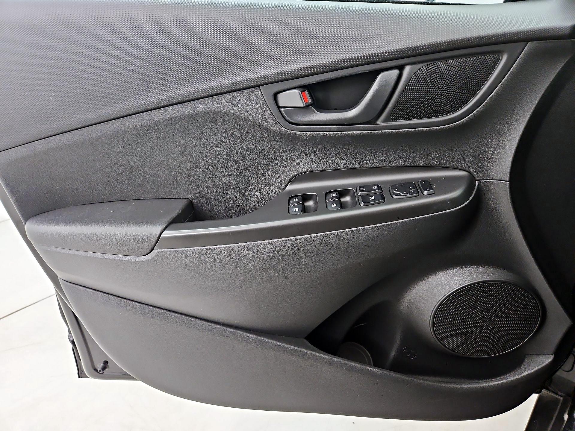 Thumbnail: 2020 Hyundai Kona - 12