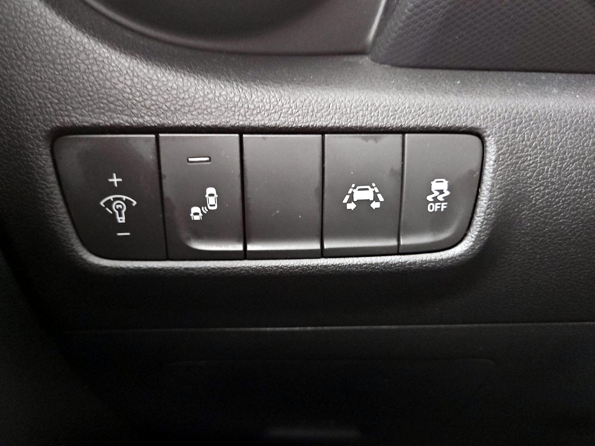 Thumbnail: 2020 Hyundai Kona - 13