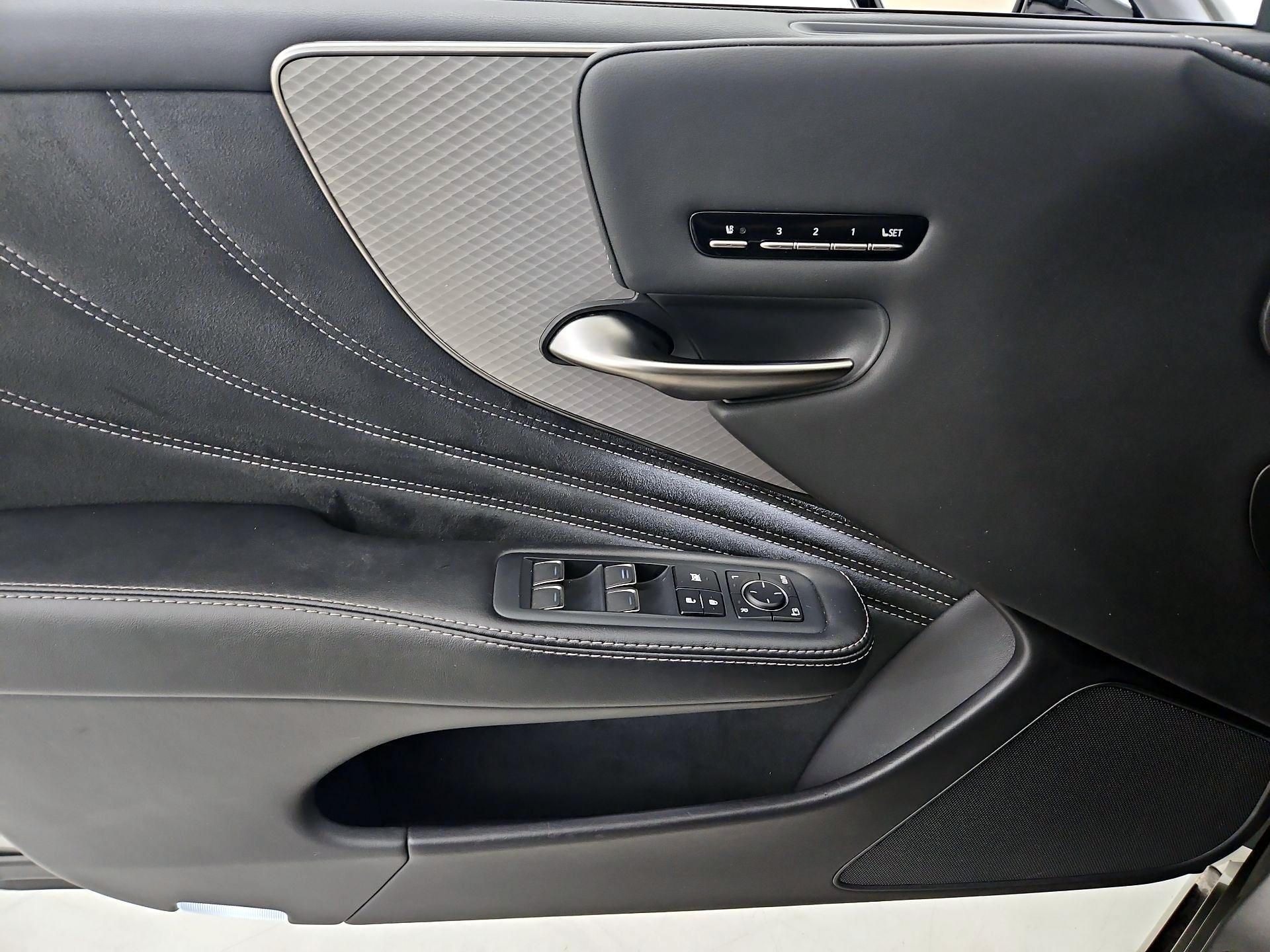 Thumbnail: 2018 Lexus LS - 12