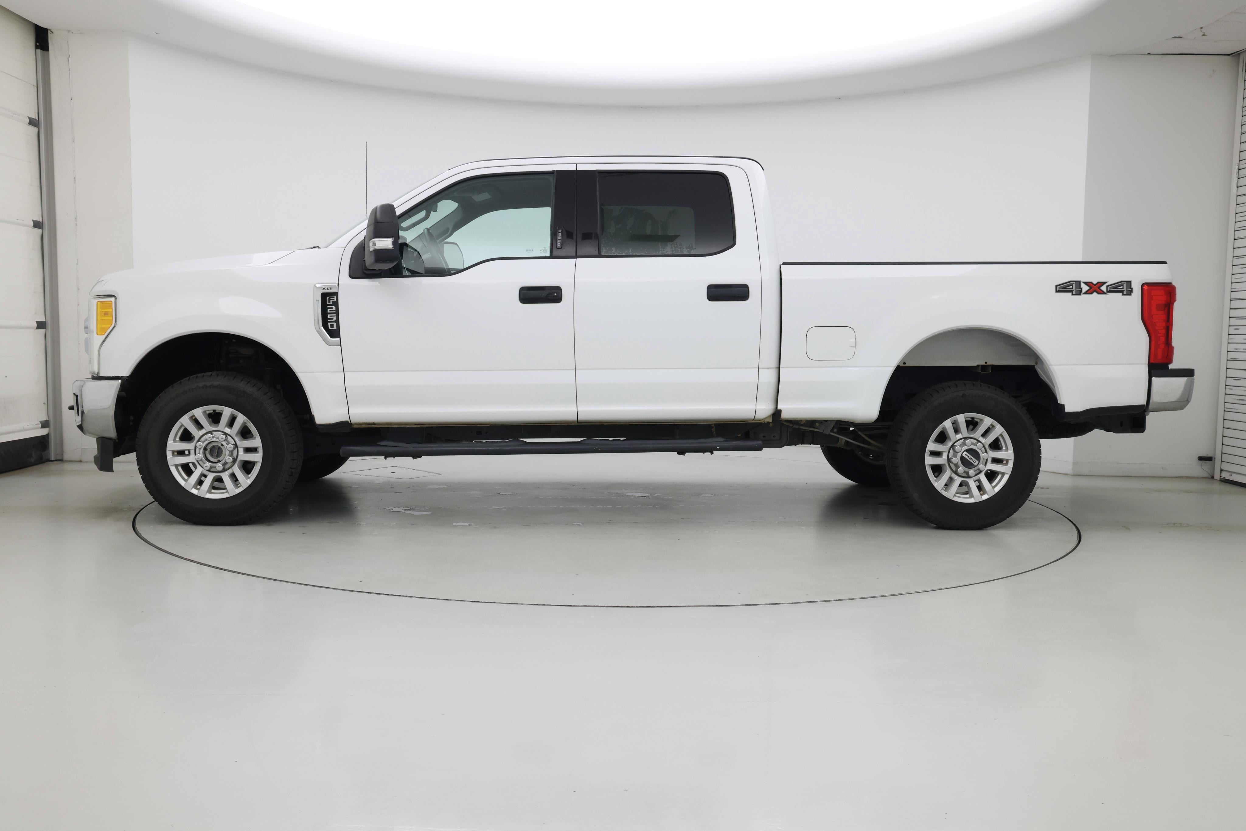 Thumbnail: 2017 Ford F-250 - 3