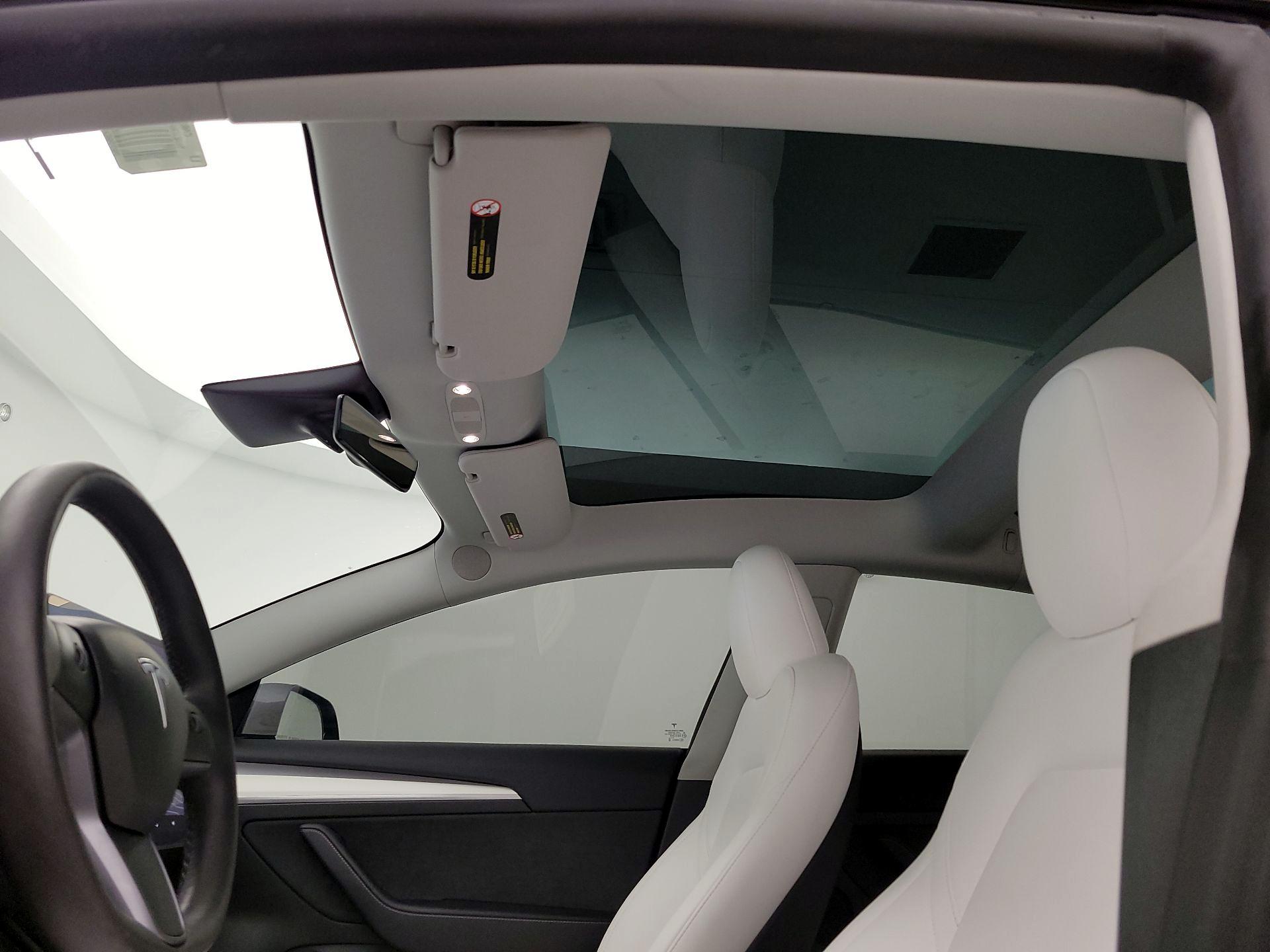 Thumbnail: 2023 Tesla Model 3 - 19