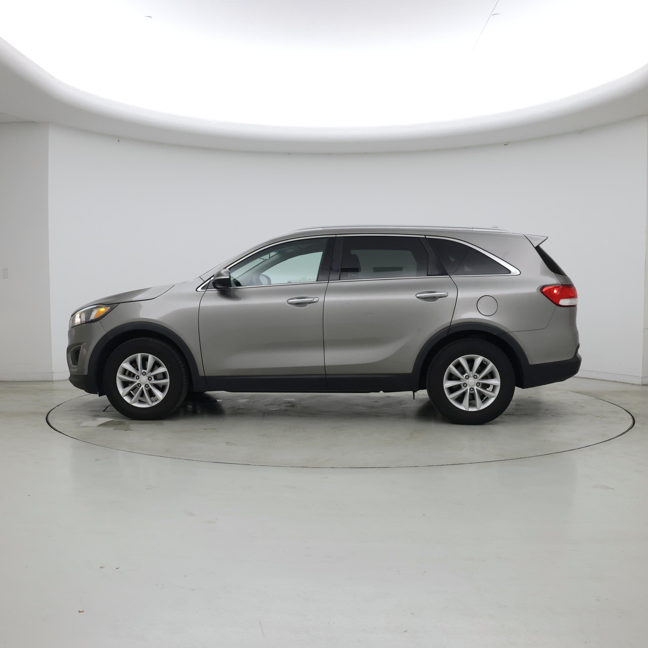 Thumbnail: 2018 Kia Sorento - 3