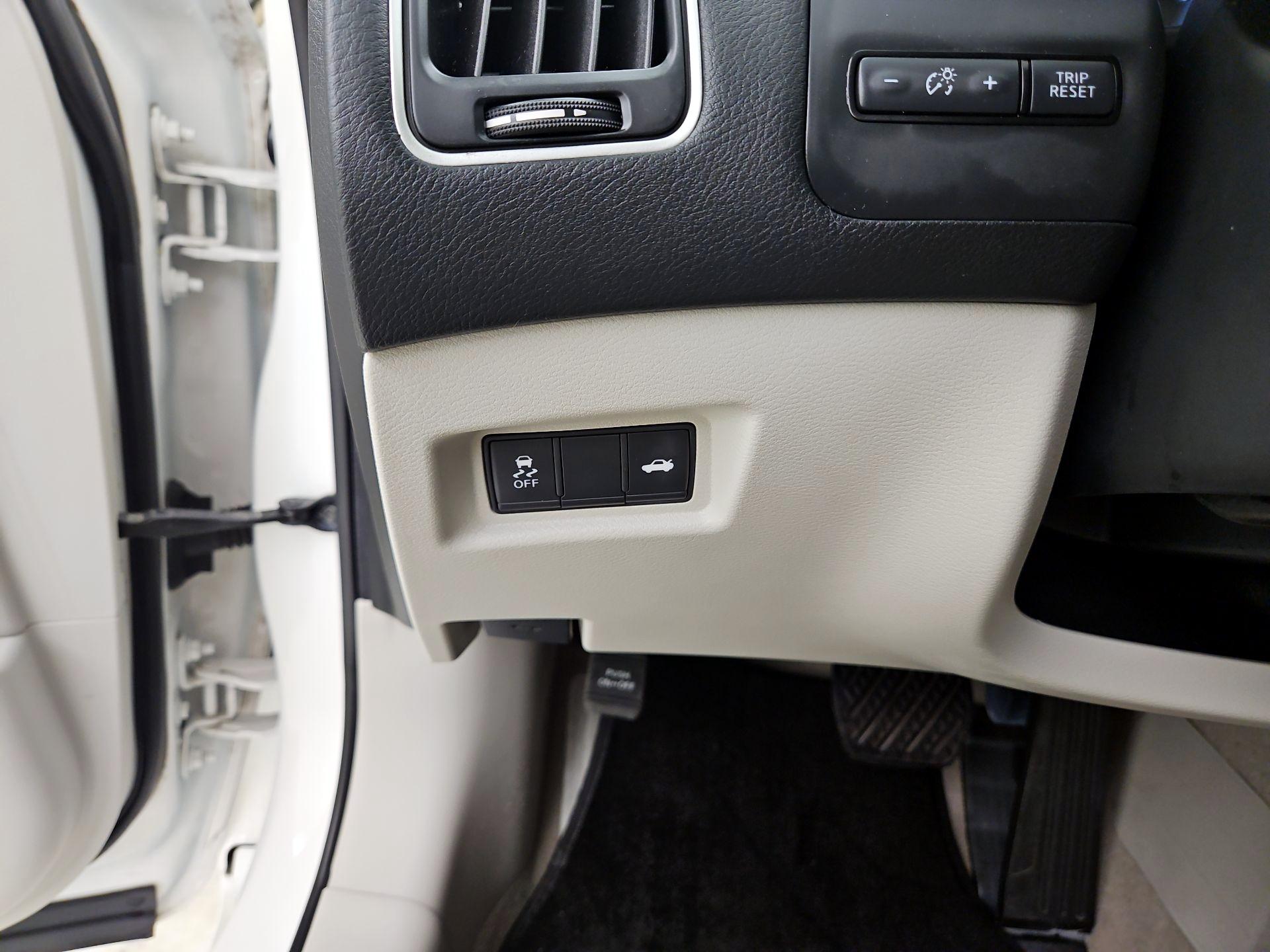 Thumbnail: 2019 INFINITI Q50 - 13