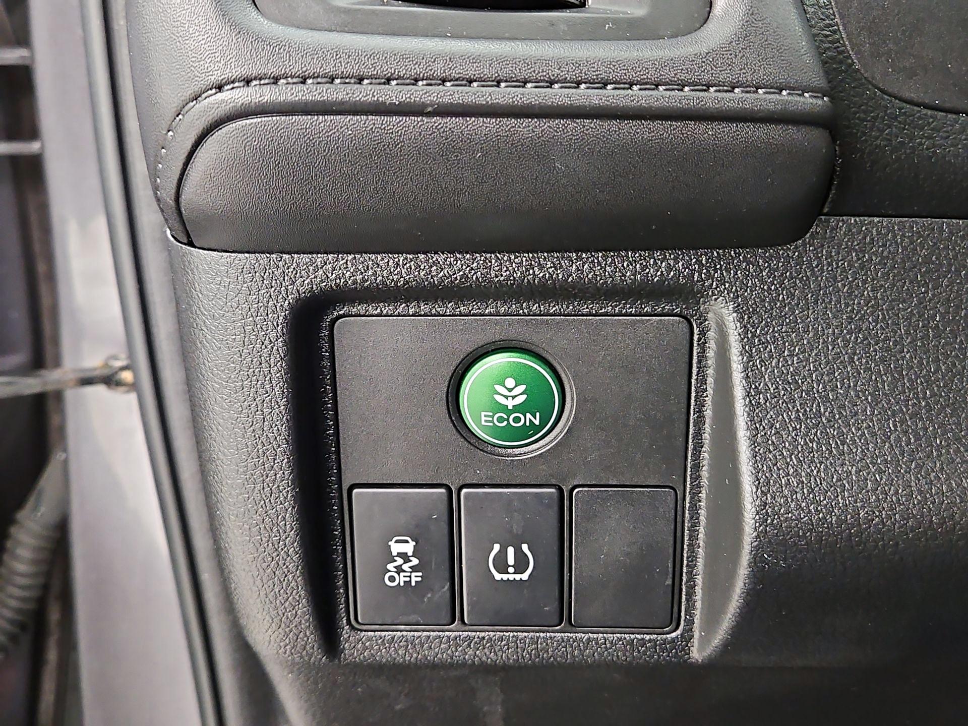 Thumbnail: 2016 Honda HR-V - 13