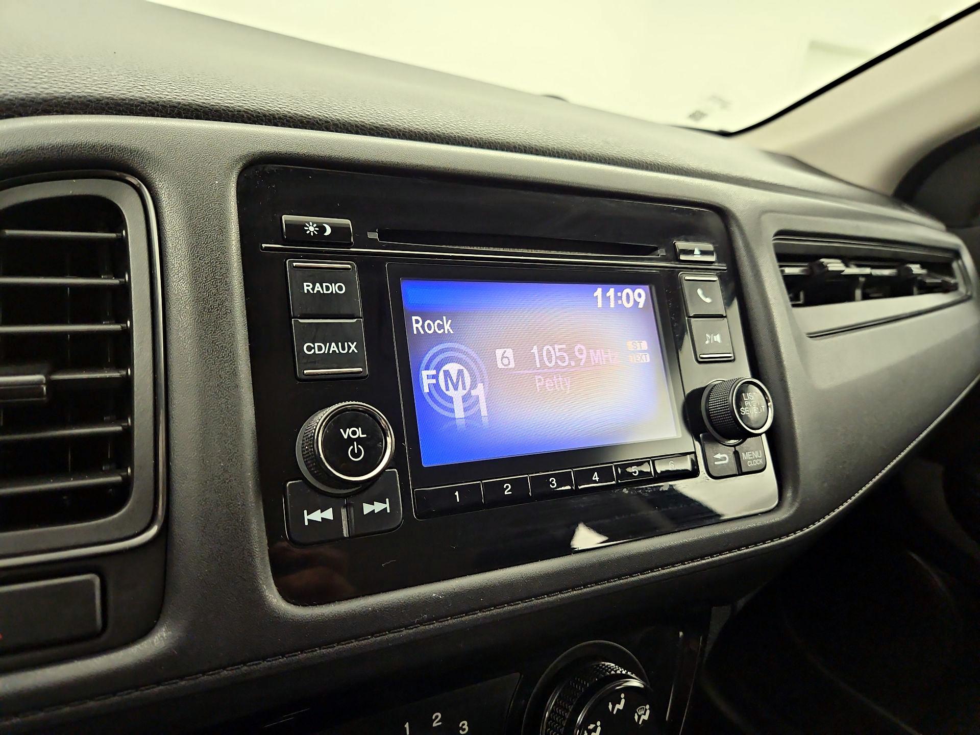 Thumbnail: 2016 Honda HR-V - 15