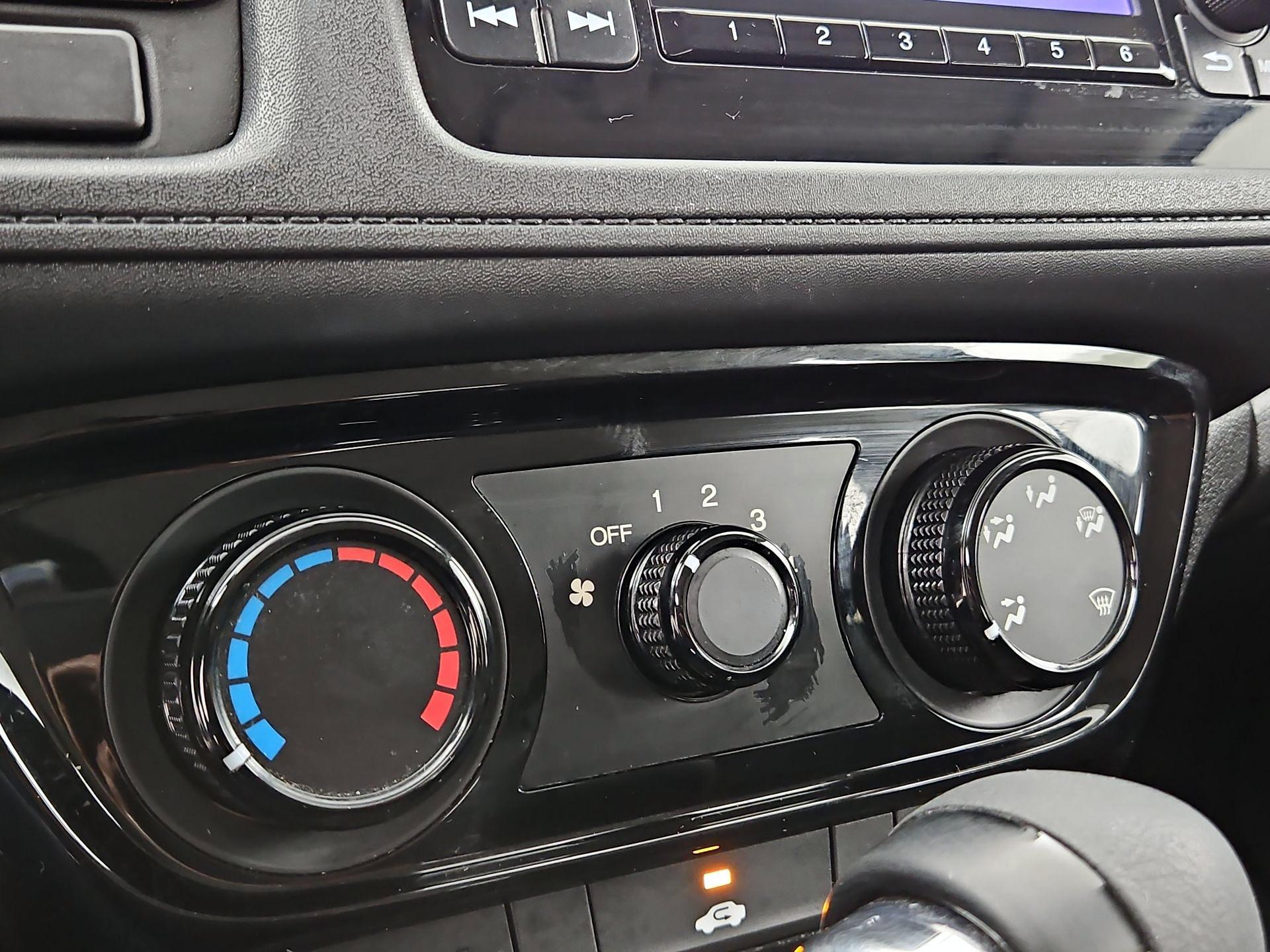 Thumbnail: 2016 Honda HR-V - 16