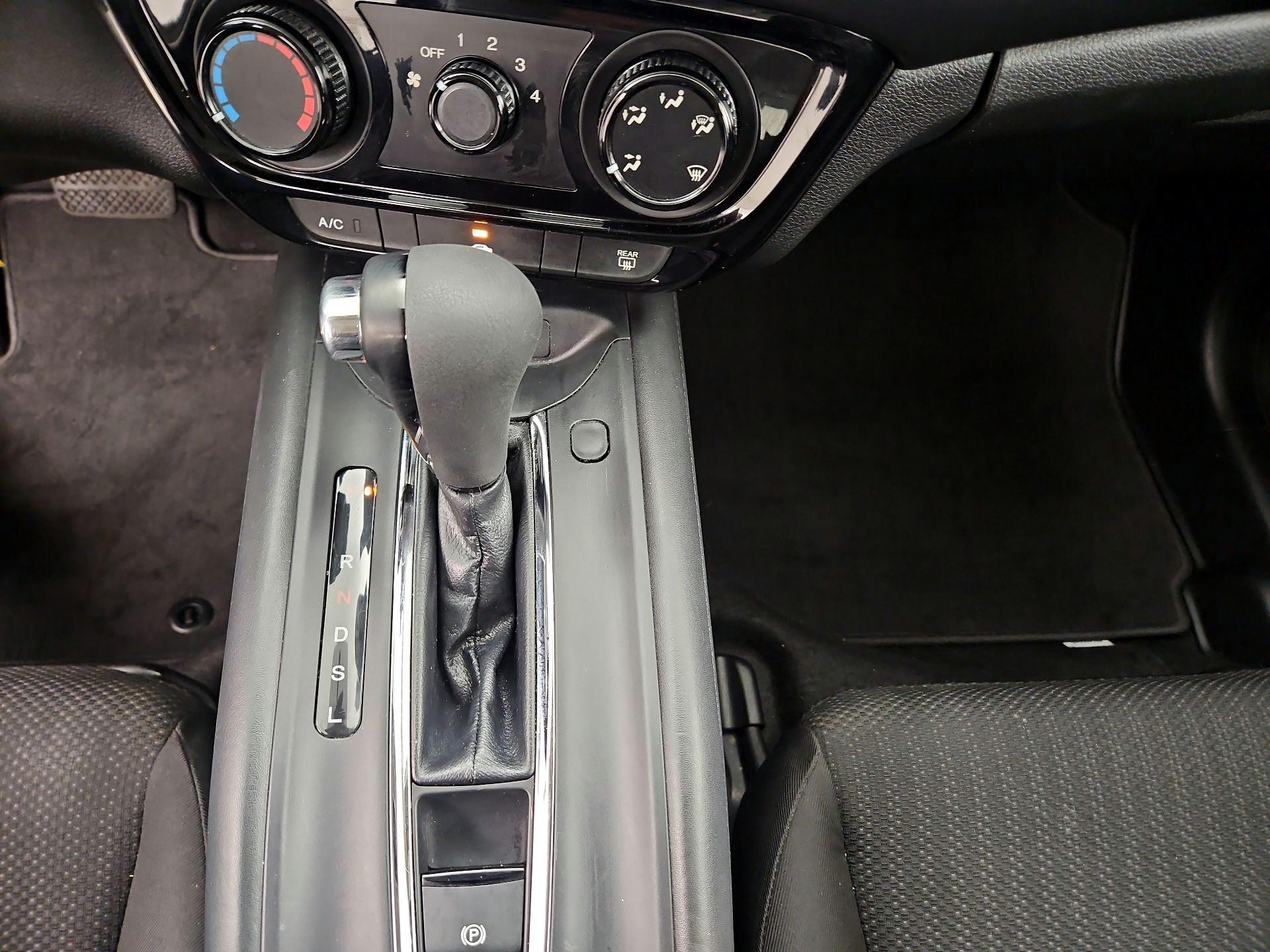 Thumbnail: 2016 Honda HR-V - 17