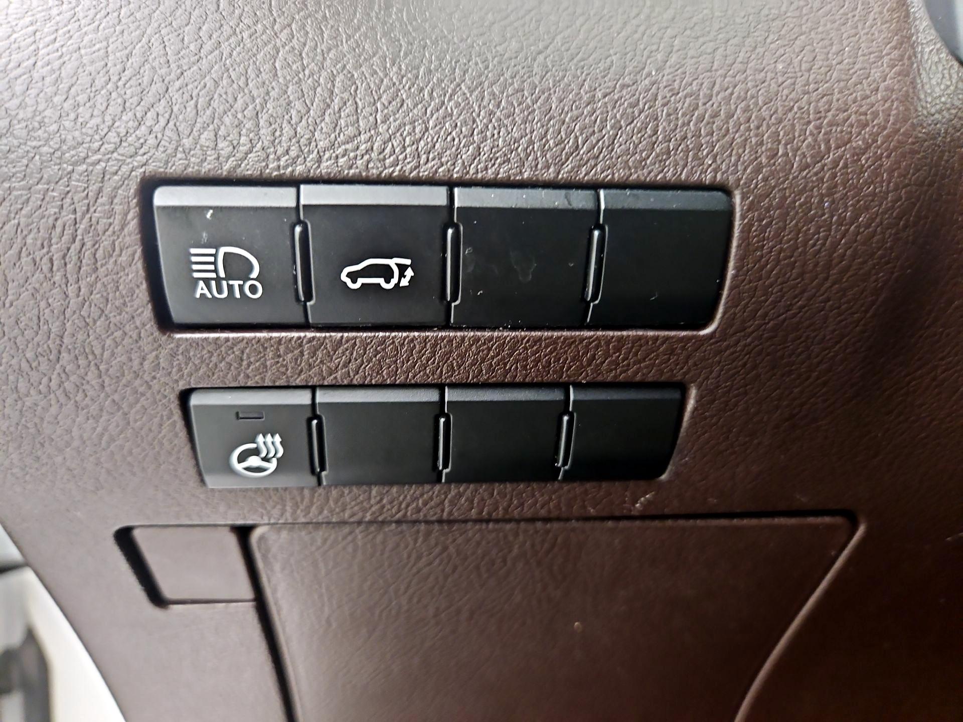 Thumbnail: 2018 Lexus RX - 13