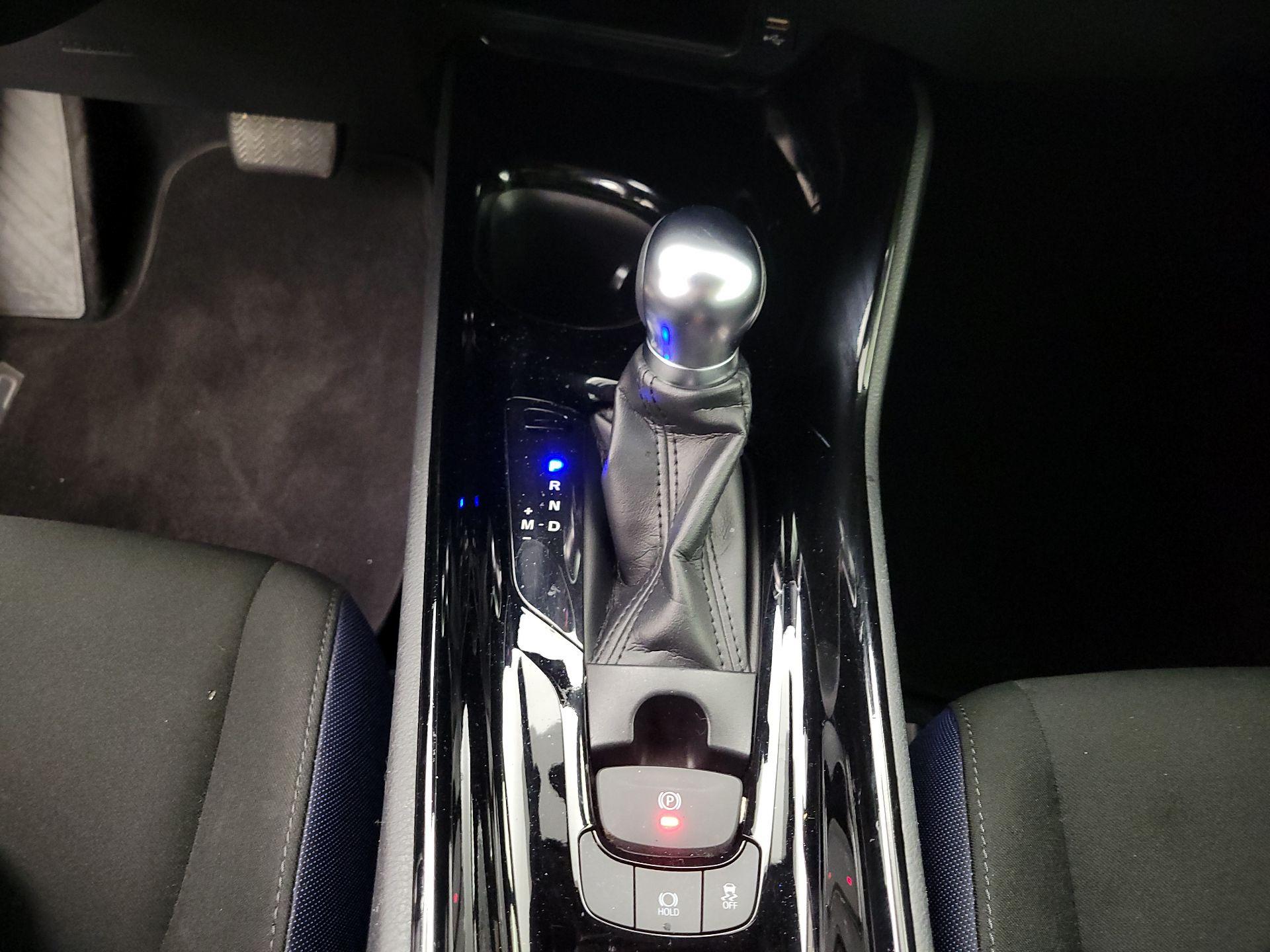 Thumbnail: 2020 Toyota C-HR - 17