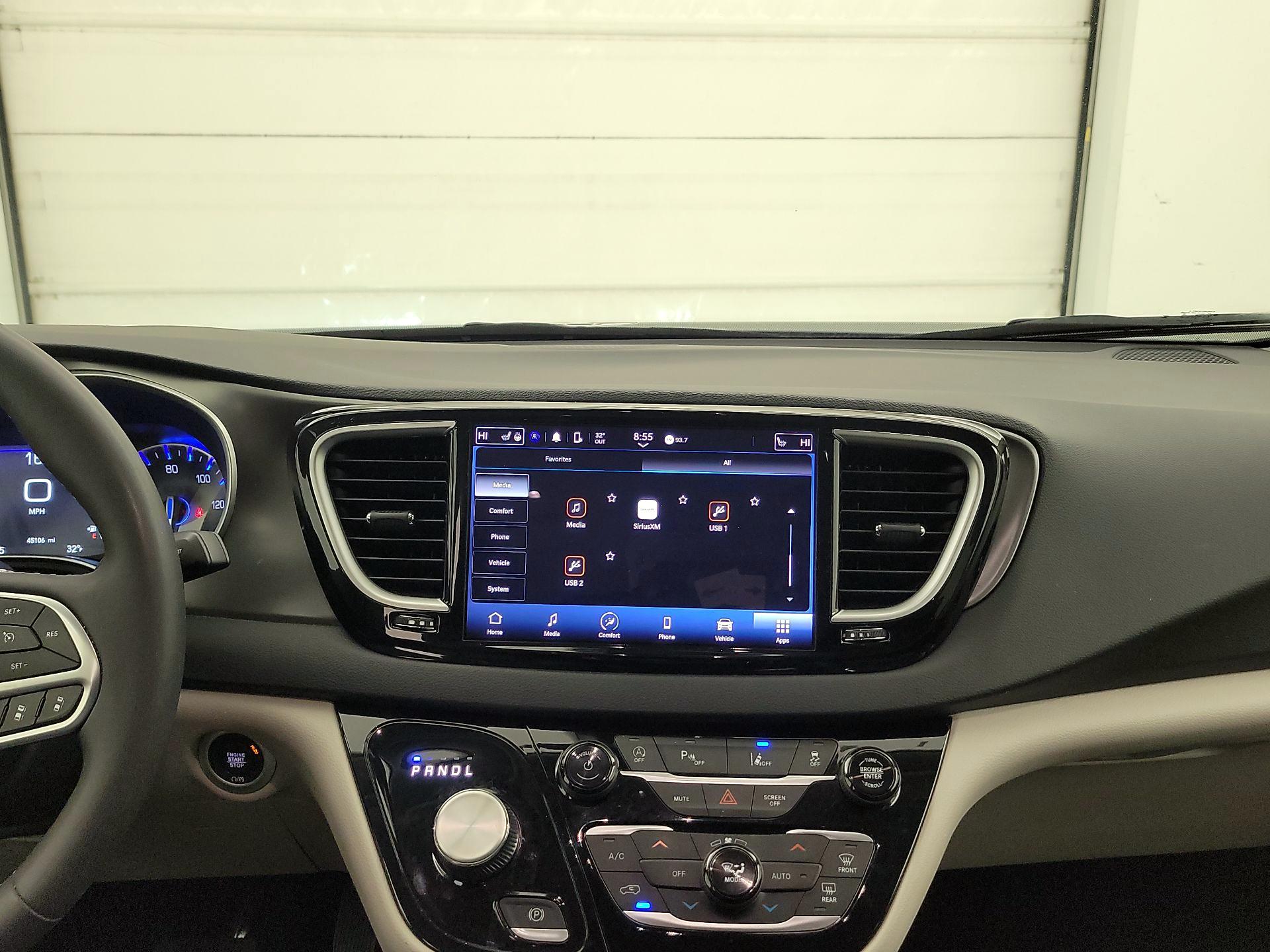 Thumbnail: 2024 Chrysler Pacifica - 9