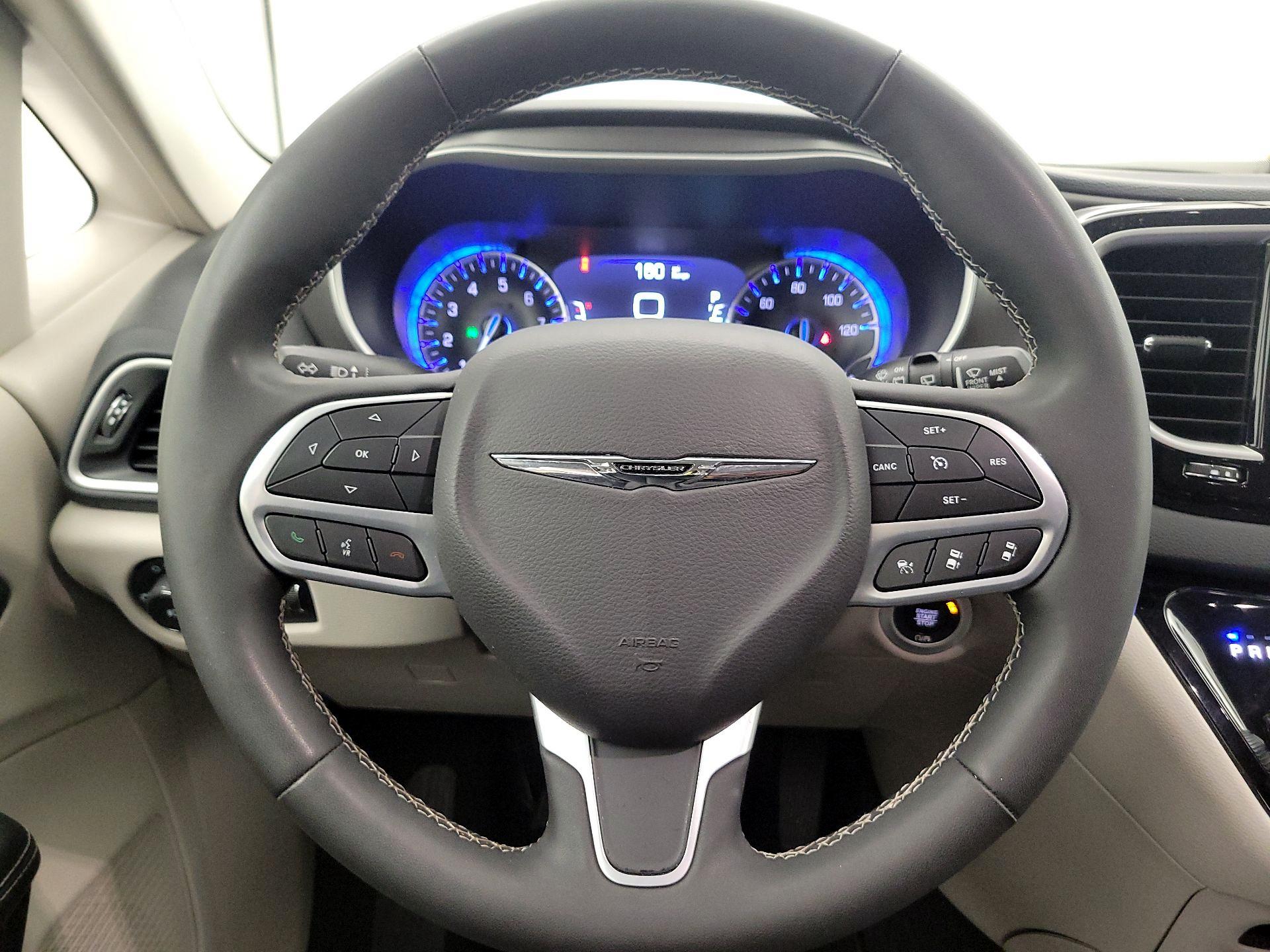 Thumbnail: 2024 Chrysler Pacifica - 10