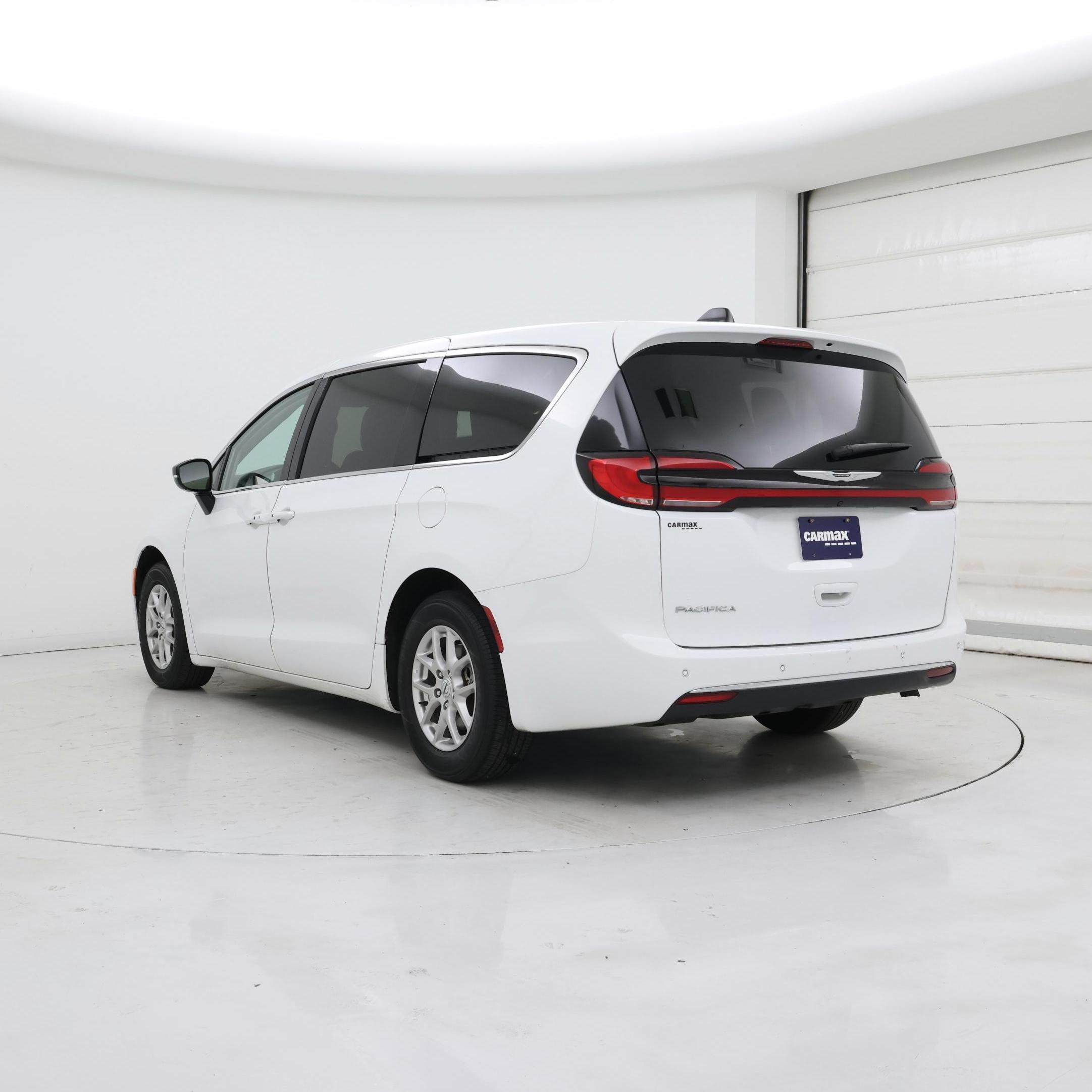 Thumbnail: 2024 Chrysler Pacifica - 2