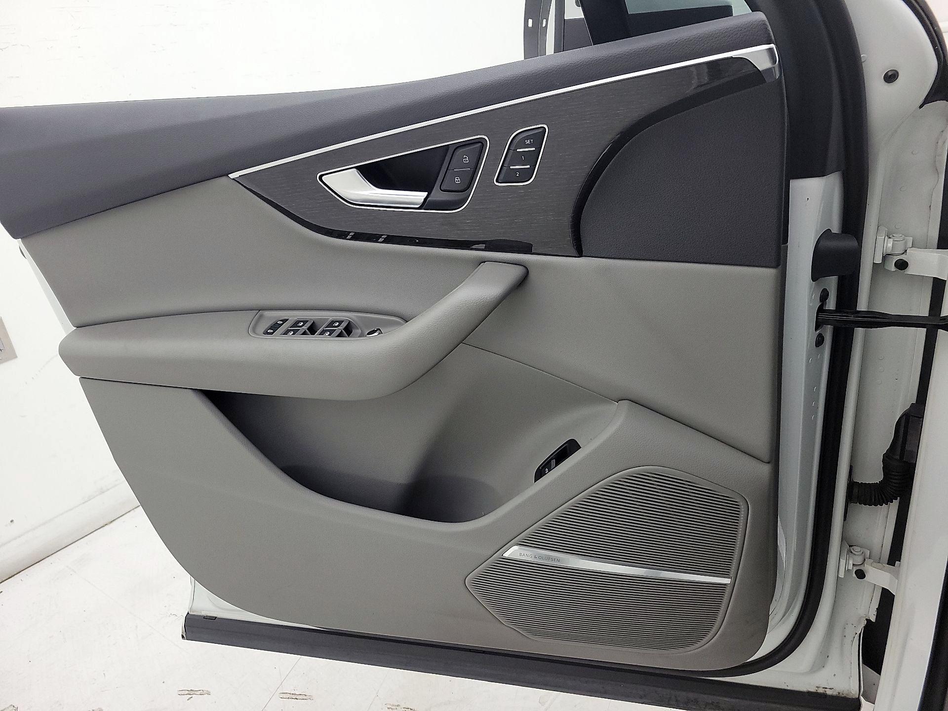 Thumbnail: 2021 Audi Q7 - 12