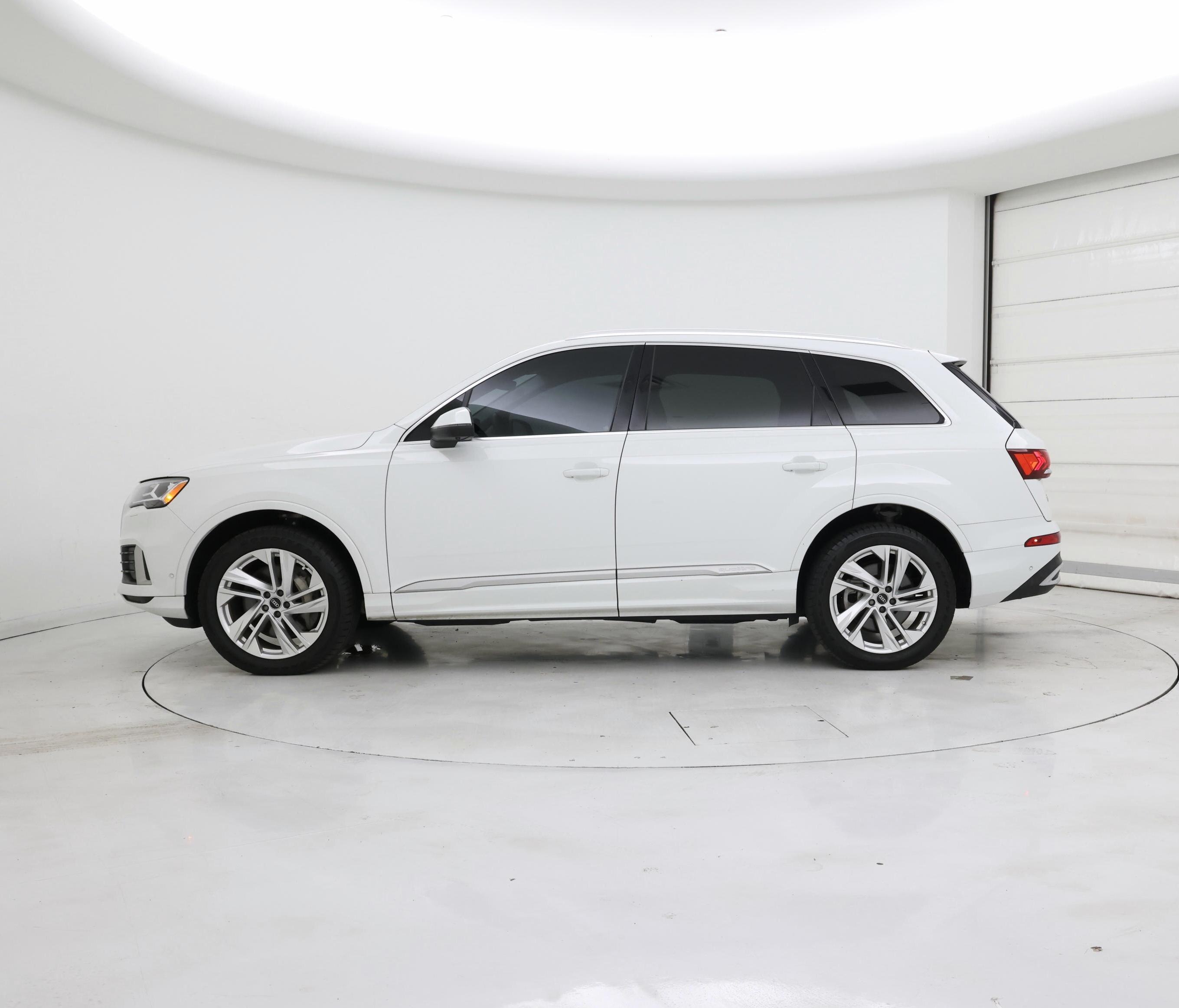 Thumbnail: 2021 Audi Q7 - 3