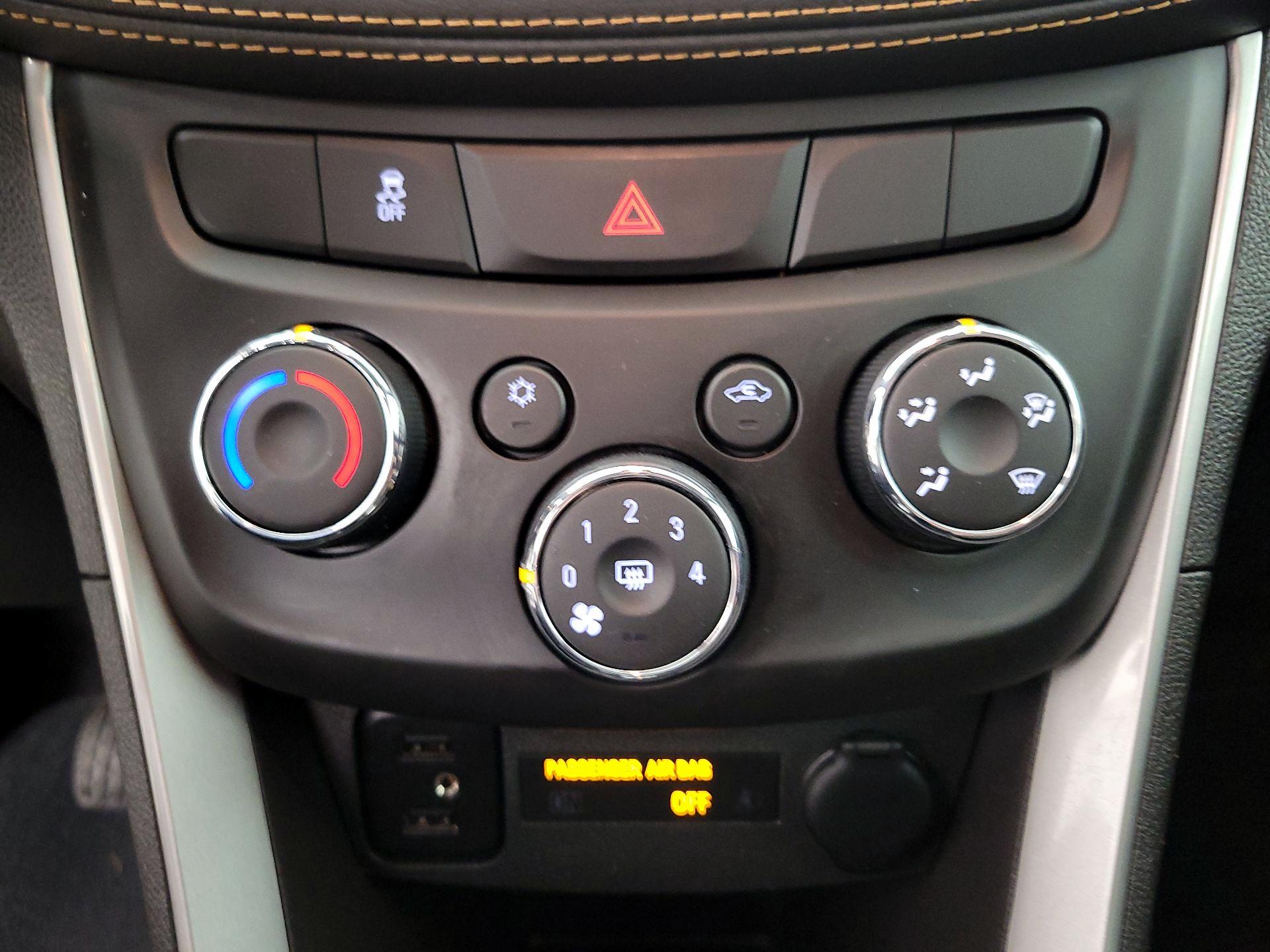 Thumbnail: 2020 Chevrolet Trax - 16