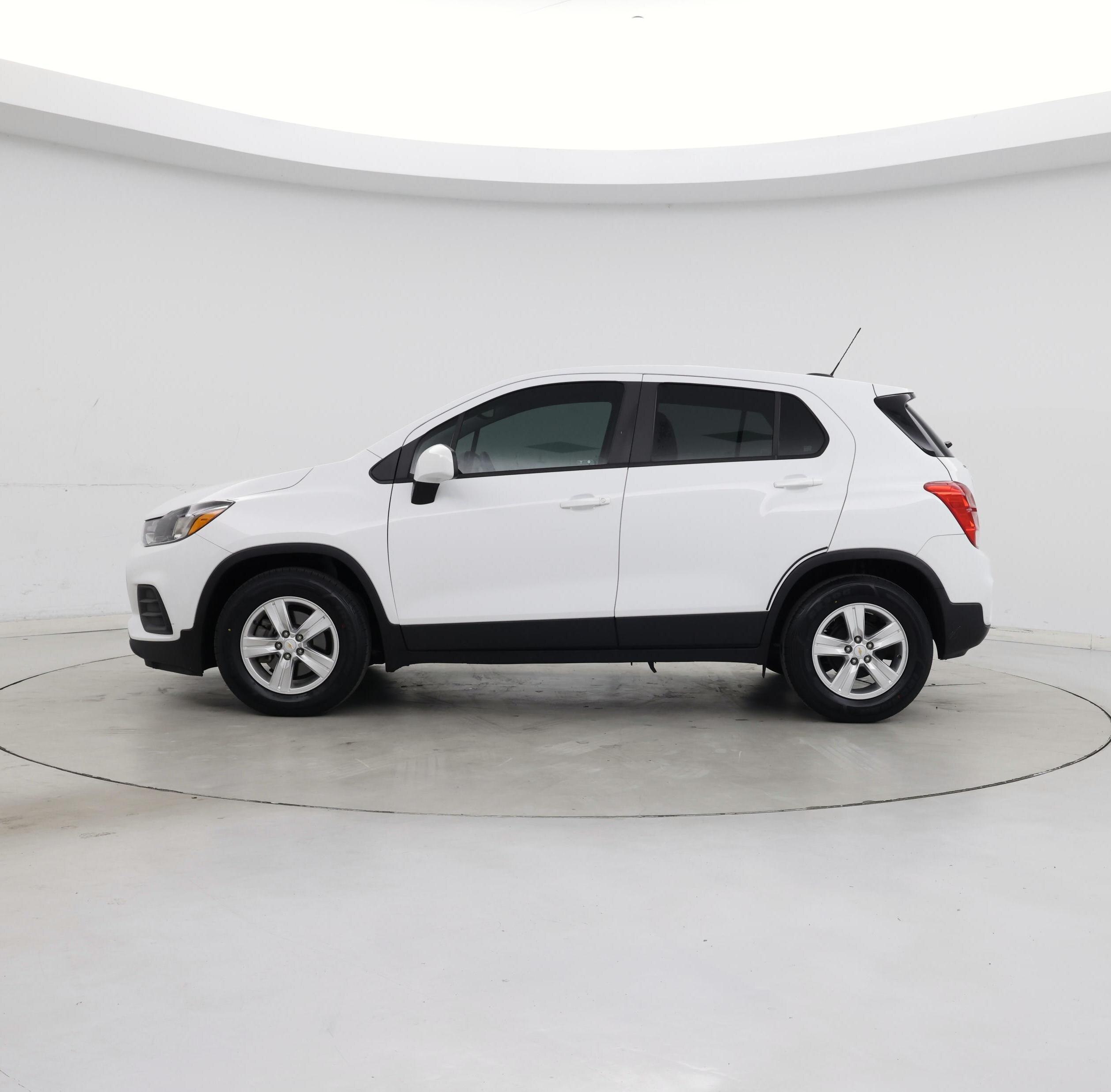Thumbnail: 2020 Chevrolet Trax - 3
