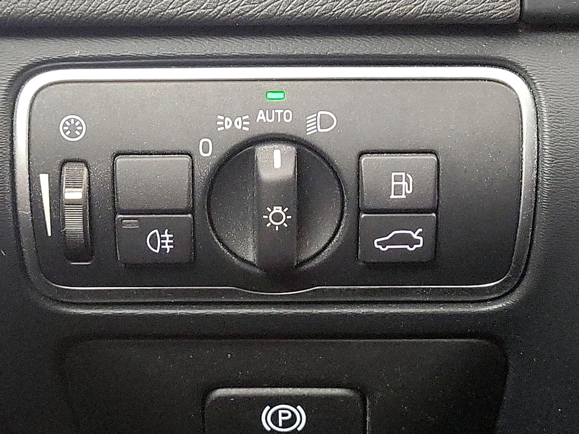 Thumbnail: 2015 Volvo S60 - 13