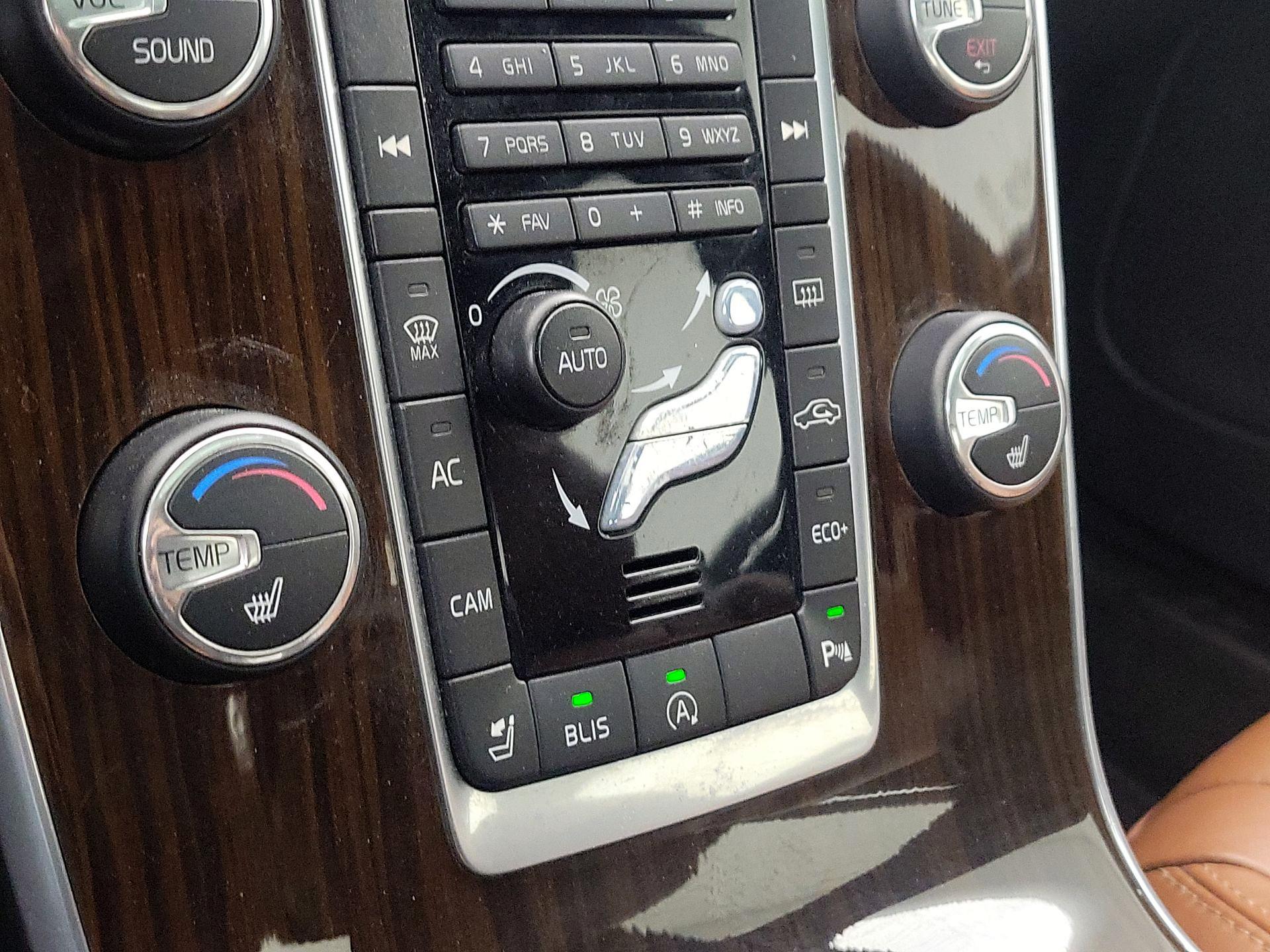 Thumbnail: 2015 Volvo S60 - 16